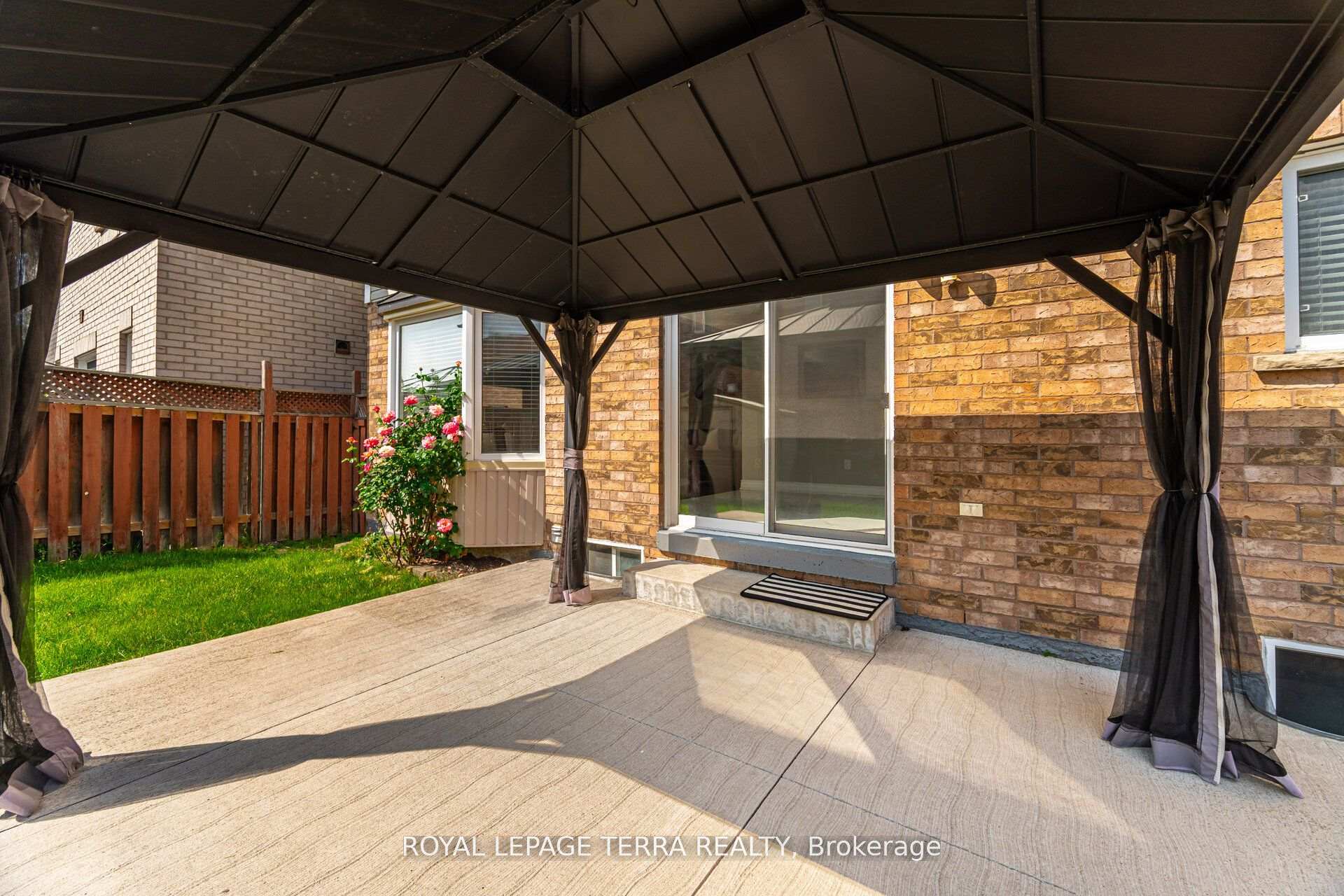 Photo 48 of 19 Valleypark Crescent, Brampton, Fletcher's Meadow — HOMEH