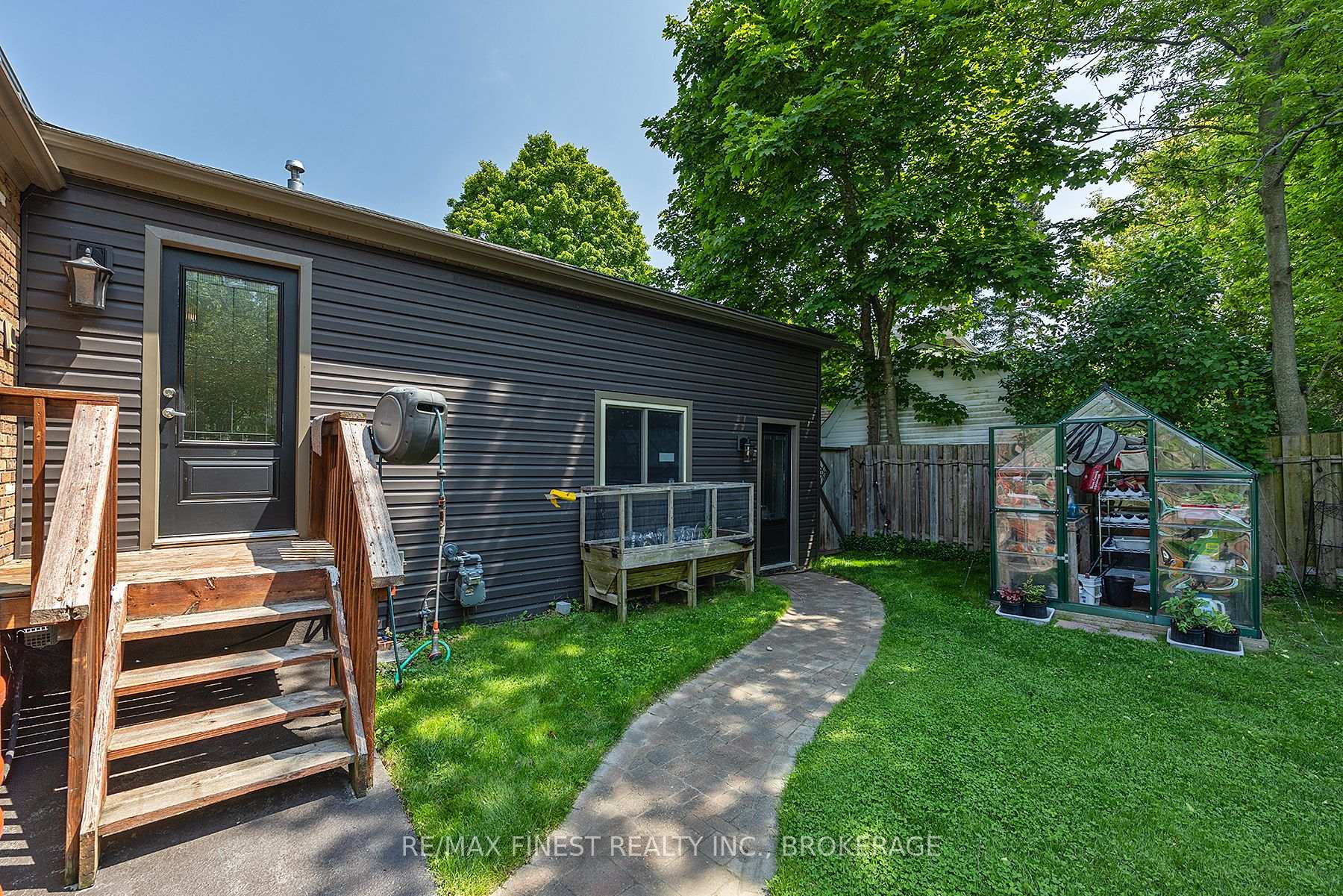Photo 48 of 819 Safari Drive, Kingston, North of Taylor-Kidd Blvd — HOMEH