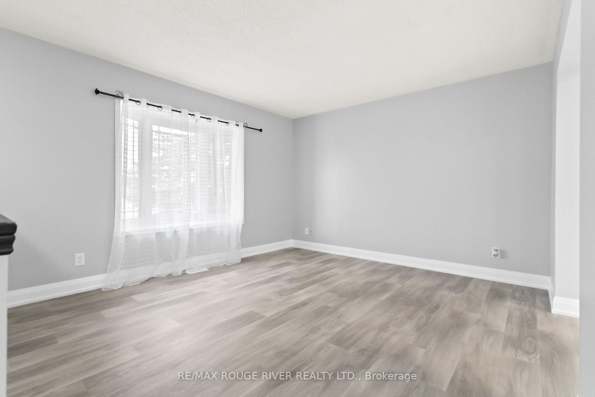 Photo 7 of 495 Lakeland Crescent, Brock, Beaverton — HOMEH