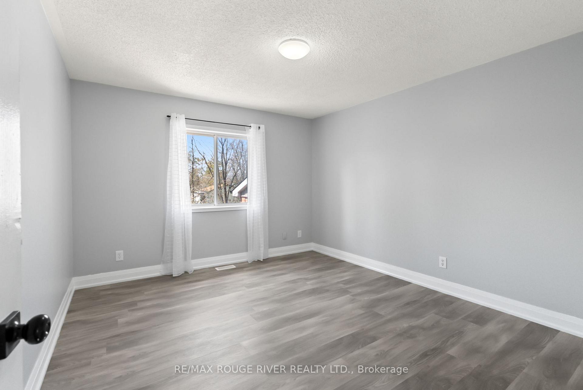 Photo 32 of 495 Lakeland Crescent, Brock, Beaverton — HOMEH