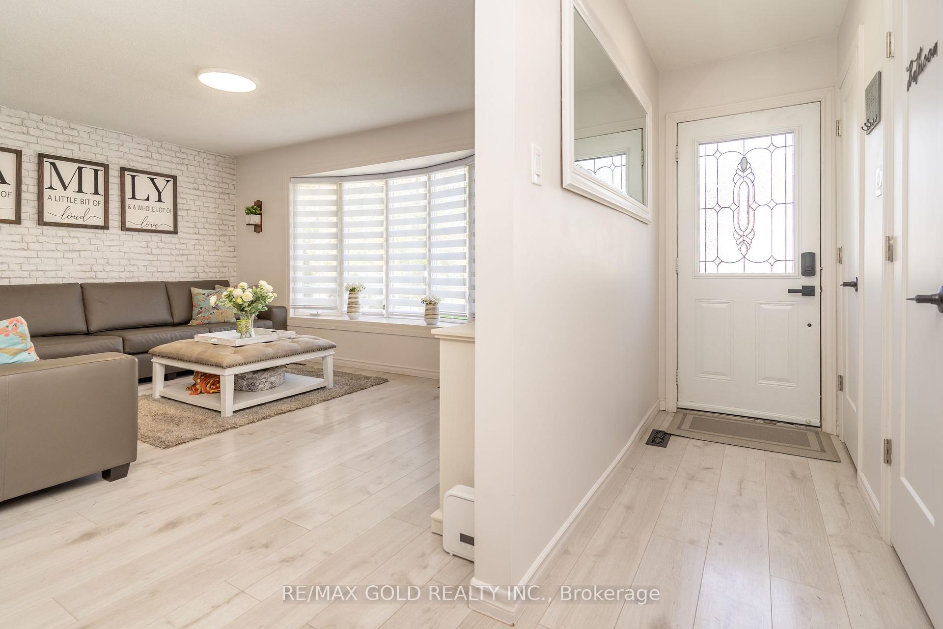 Photo 7 of 118 Fallingdale Crescent, Brampton, Southgate — HOMEH