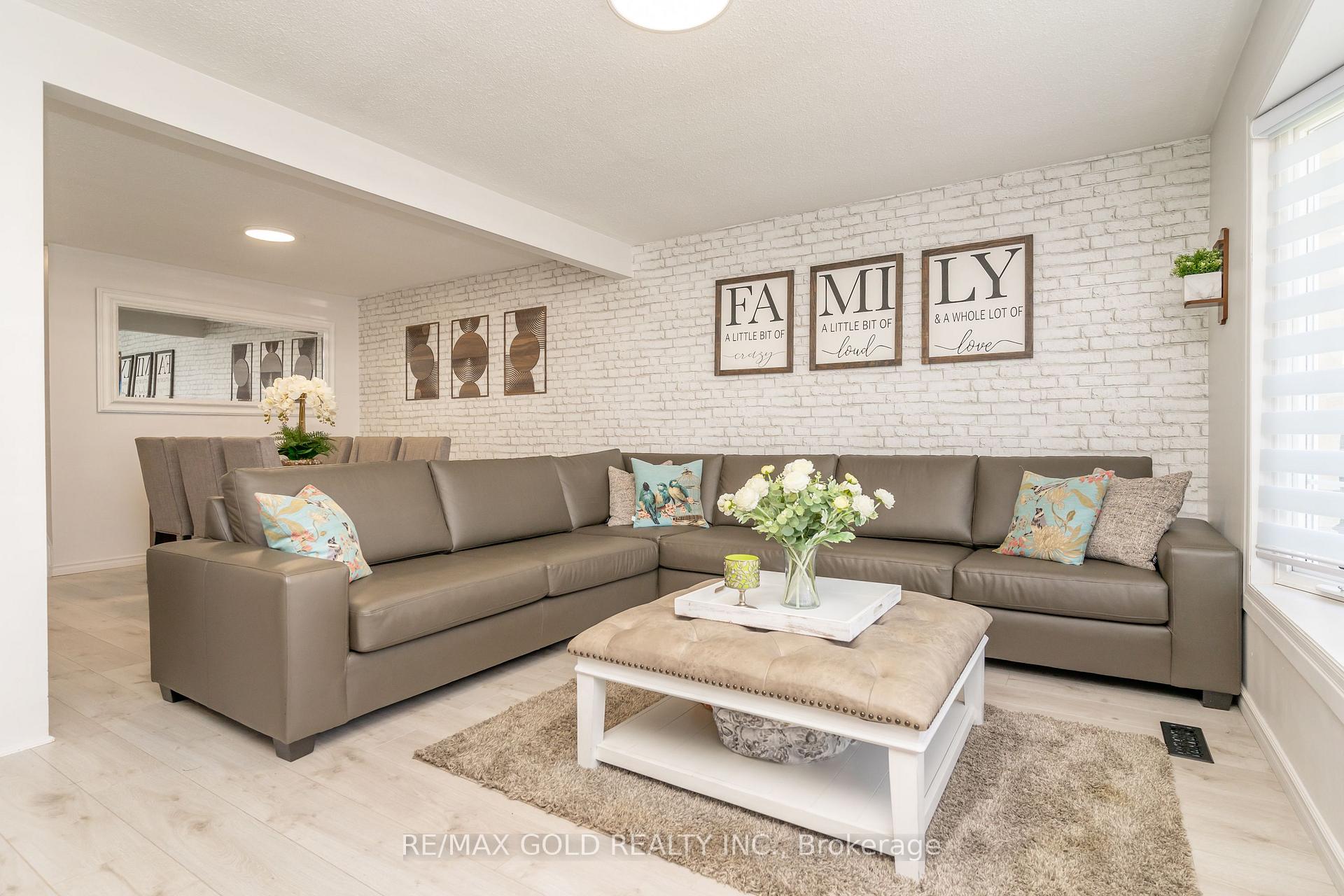 Photo 8 of 118 Fallingdale Crescent, Brampton, Southgate — HOMEH