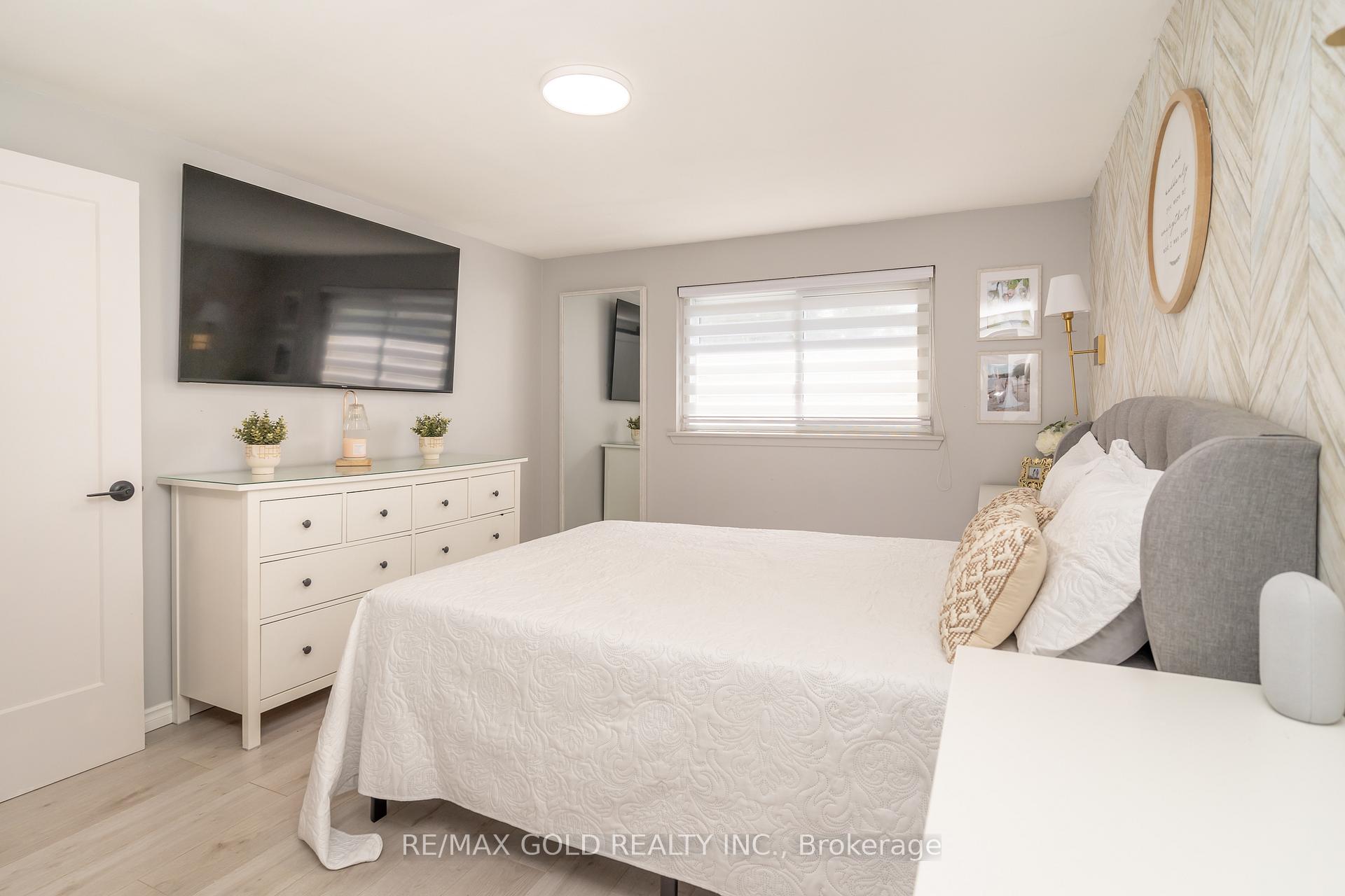 Photo 16 of 118 Fallingdale Crescent, Brampton, Southgate — HOMEH