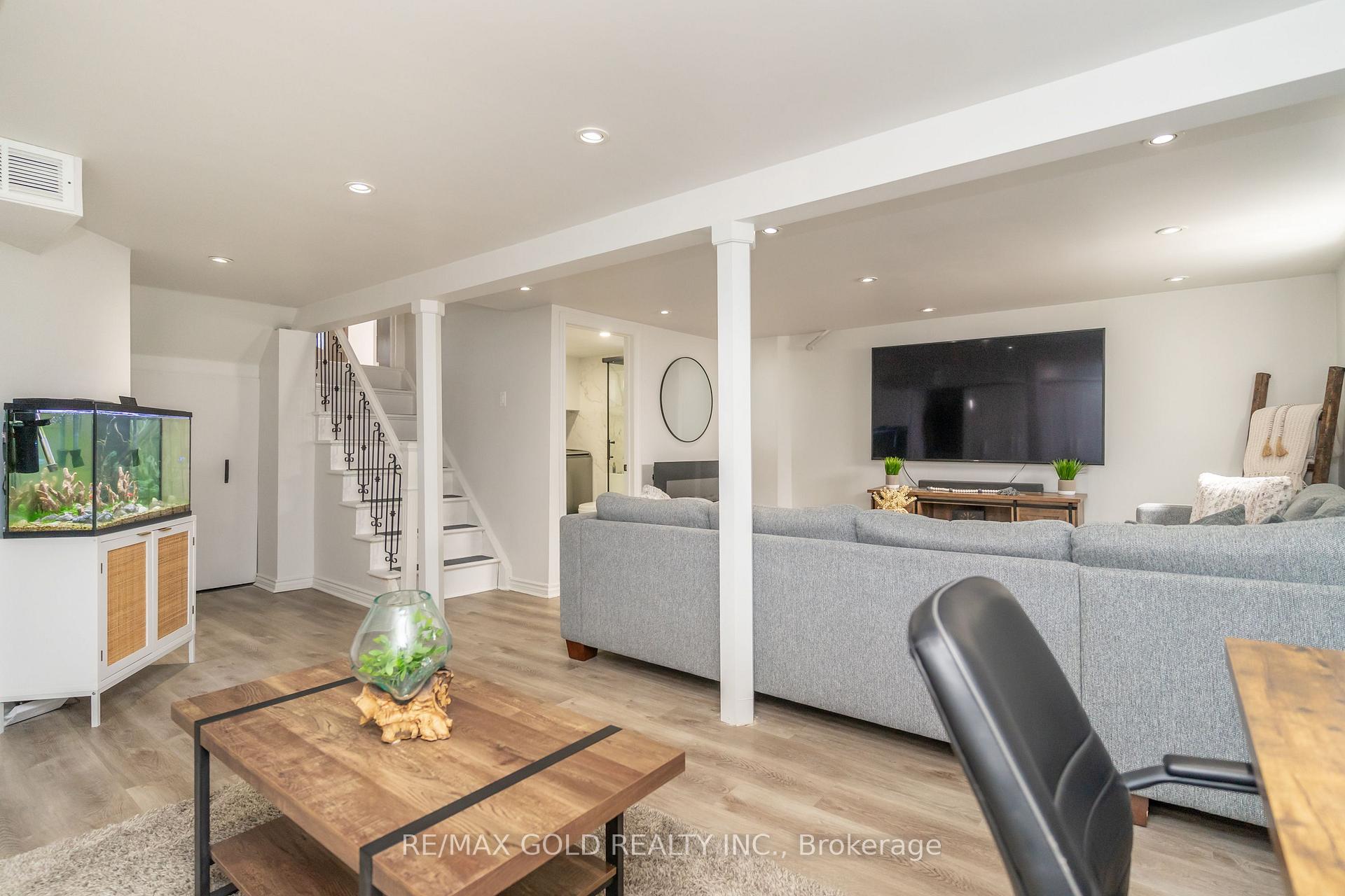 Photo 13 of 118 Fallingdale Crescent, Brampton, Southgate — HOMEH