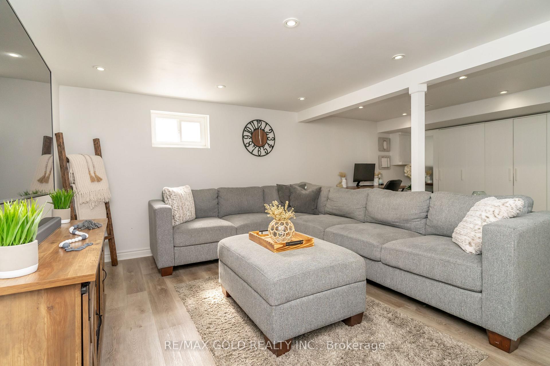 Photo 37 of 118 Fallingdale Crescent, Brampton, Southgate — HOMEH