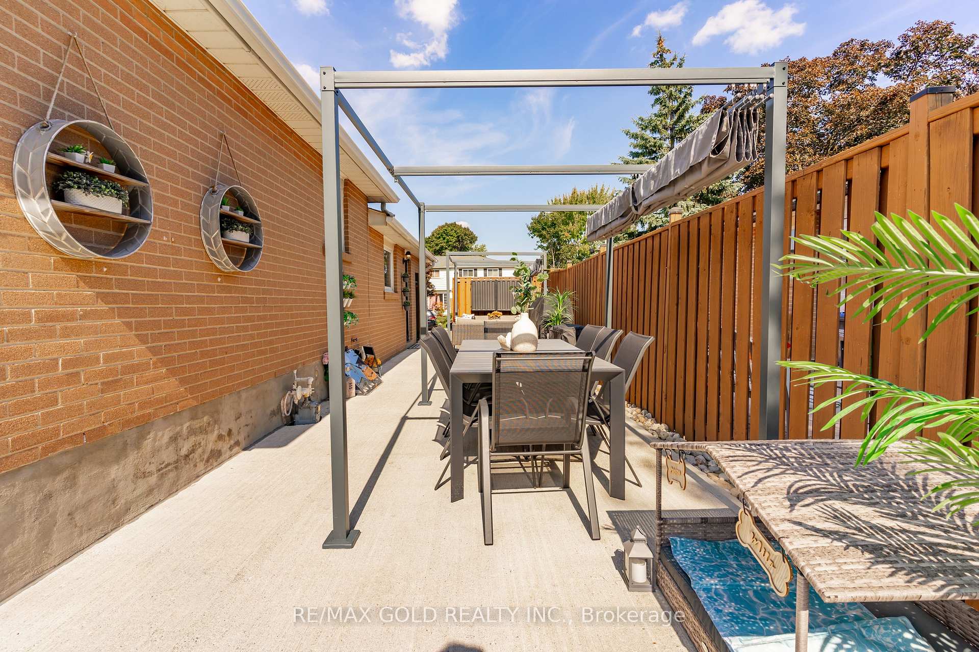 Photo 17 of 118 Fallingdale Crescent, Brampton, Southgate — HOMEH