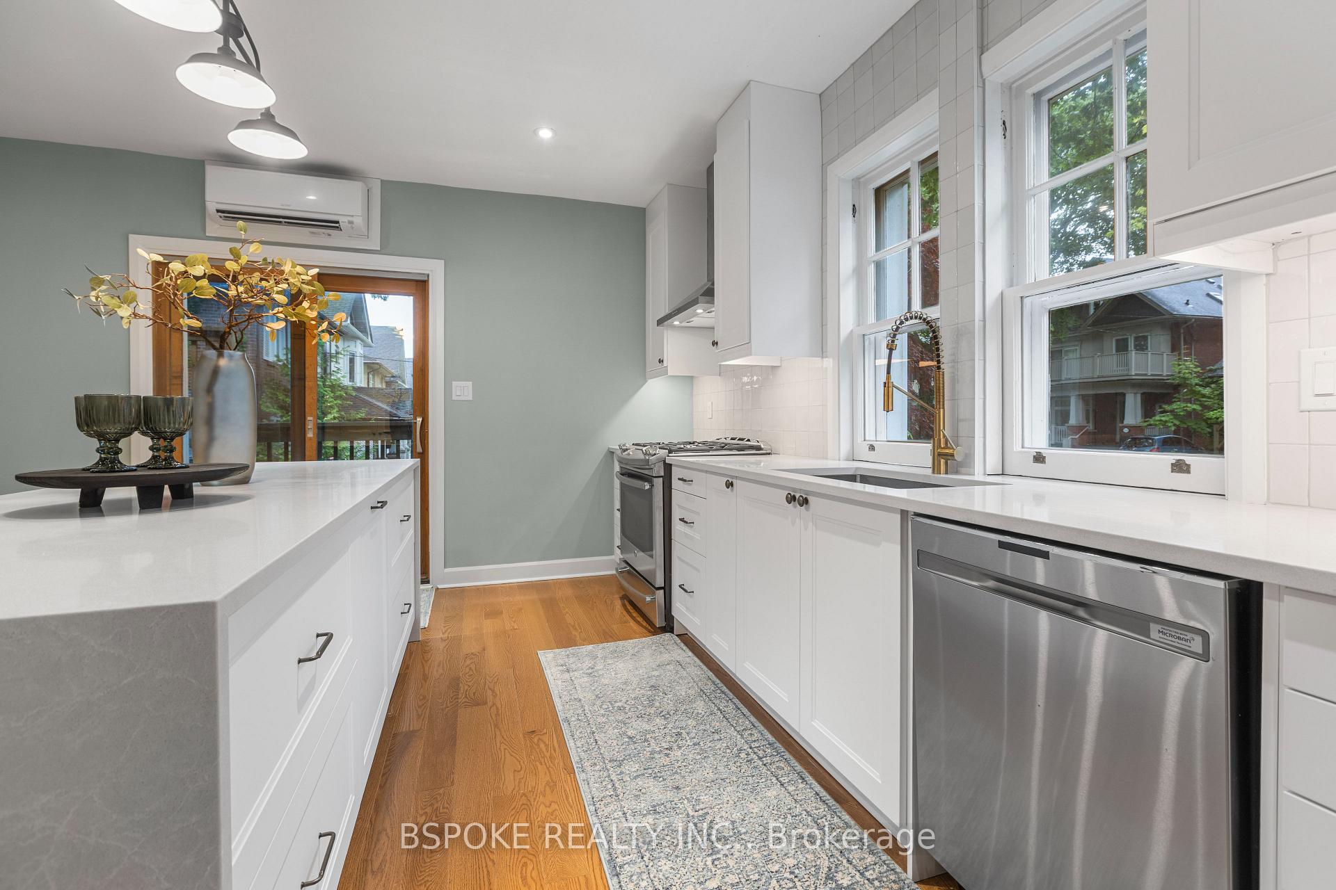 Photo 7 of 49 Williamson Road, Toronto, The Beaches — HOMEH