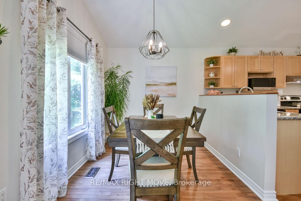 Photo 8 of 1011 Talbot Trail, Gravenhurst, Morrison — HOMEH