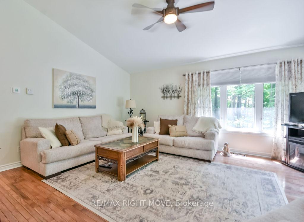 Photo 10 of 1011 Talbot Trail, Gravenhurst, Morrison — HOMEH