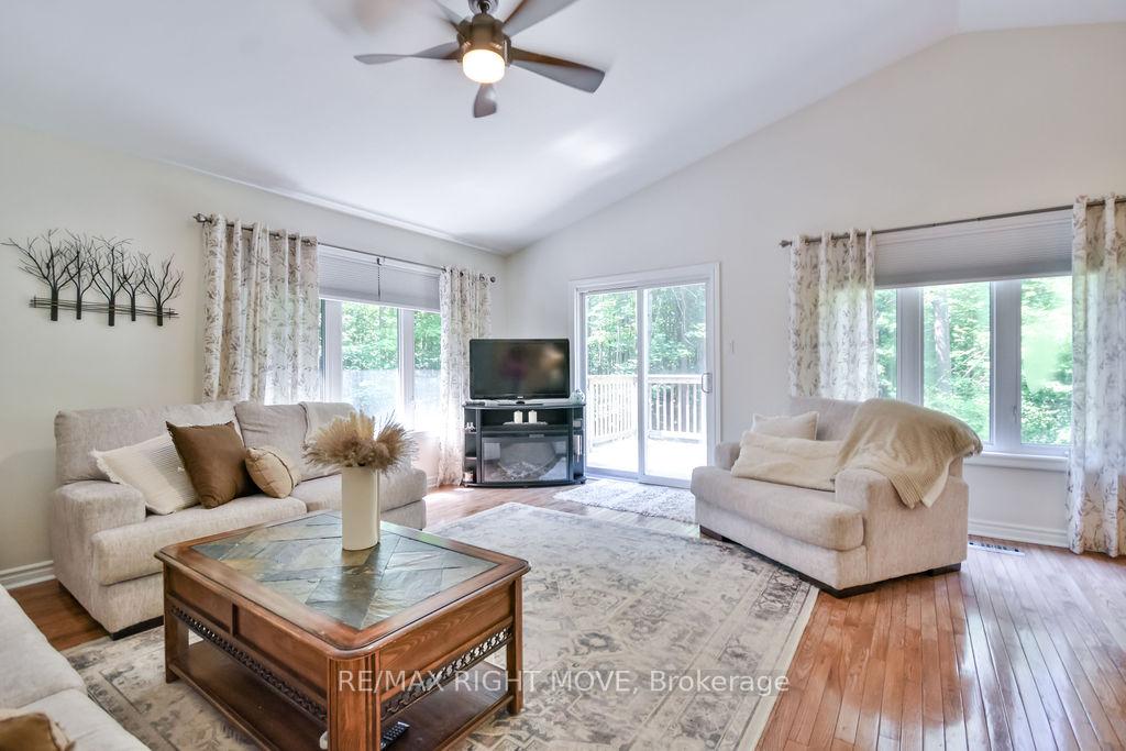 Photo 11 of 1011 Talbot Trail, Gravenhurst, Morrison — HOMEH