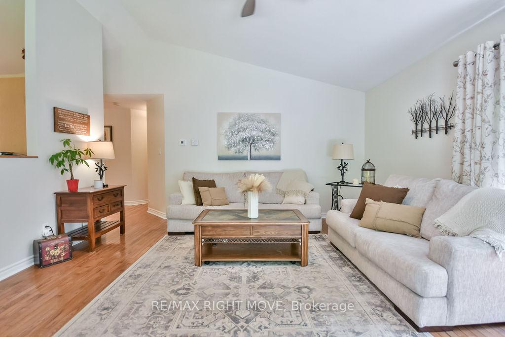 Photo 13 of 1011 Talbot Trail, Gravenhurst, Morrison — HOMEH