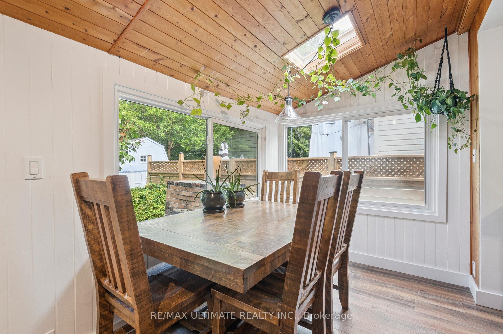 Photo 5 of 315 Cedarvale Avenue, Toronto, Woodbine-Lumsden — HOMEH