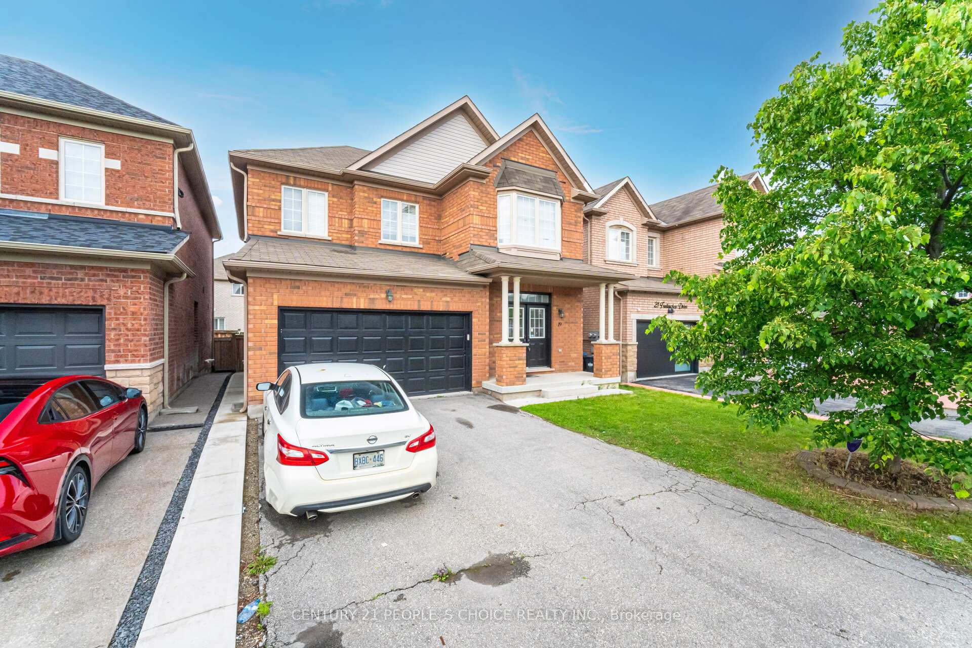 Photo 9 of 19 Frobischer Drive, Brampton, Sandringham-Wellington — HOMEH