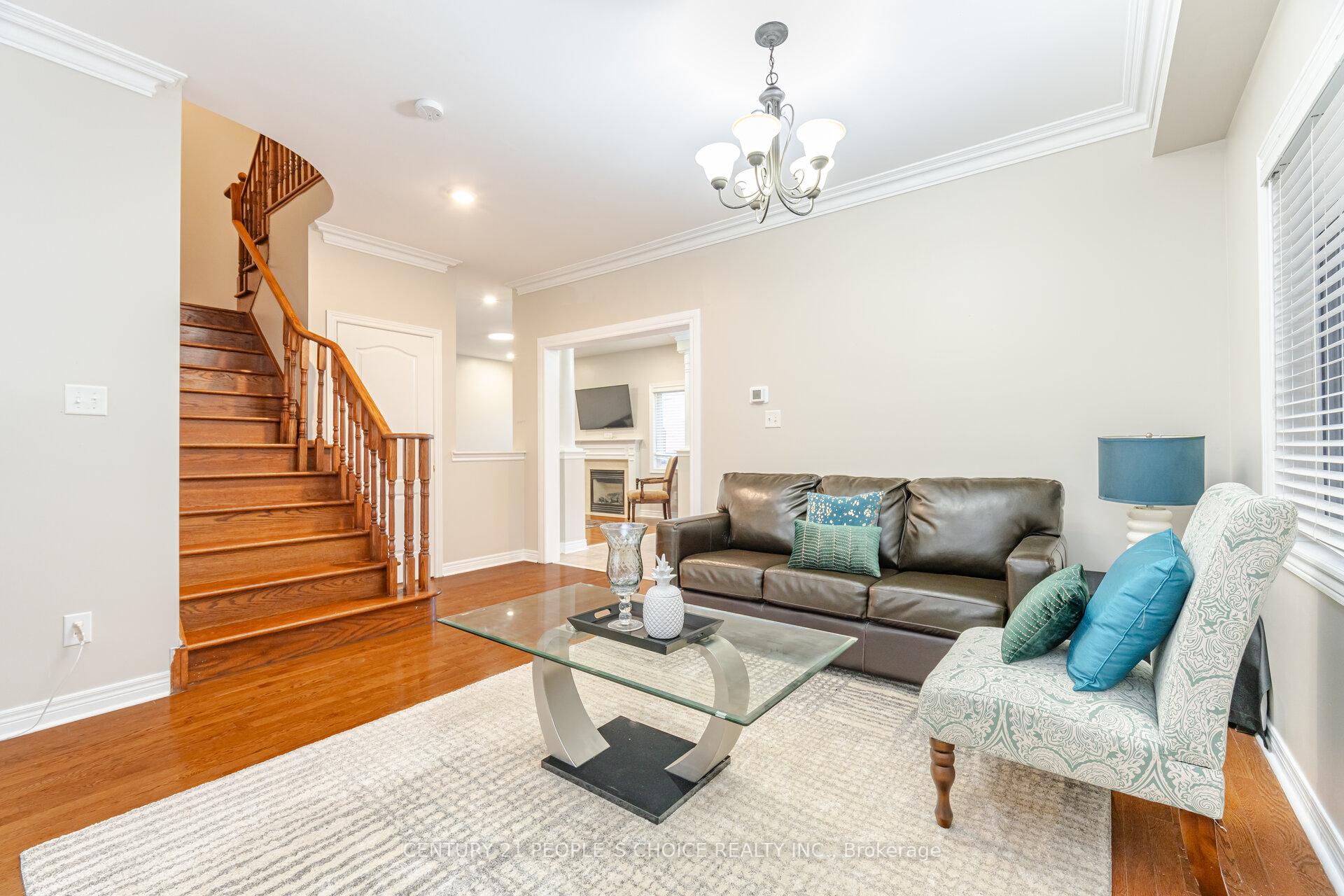 Photo 5 of 19 Frobischer Drive, Brampton, Sandringham-Wellington — HOMEH