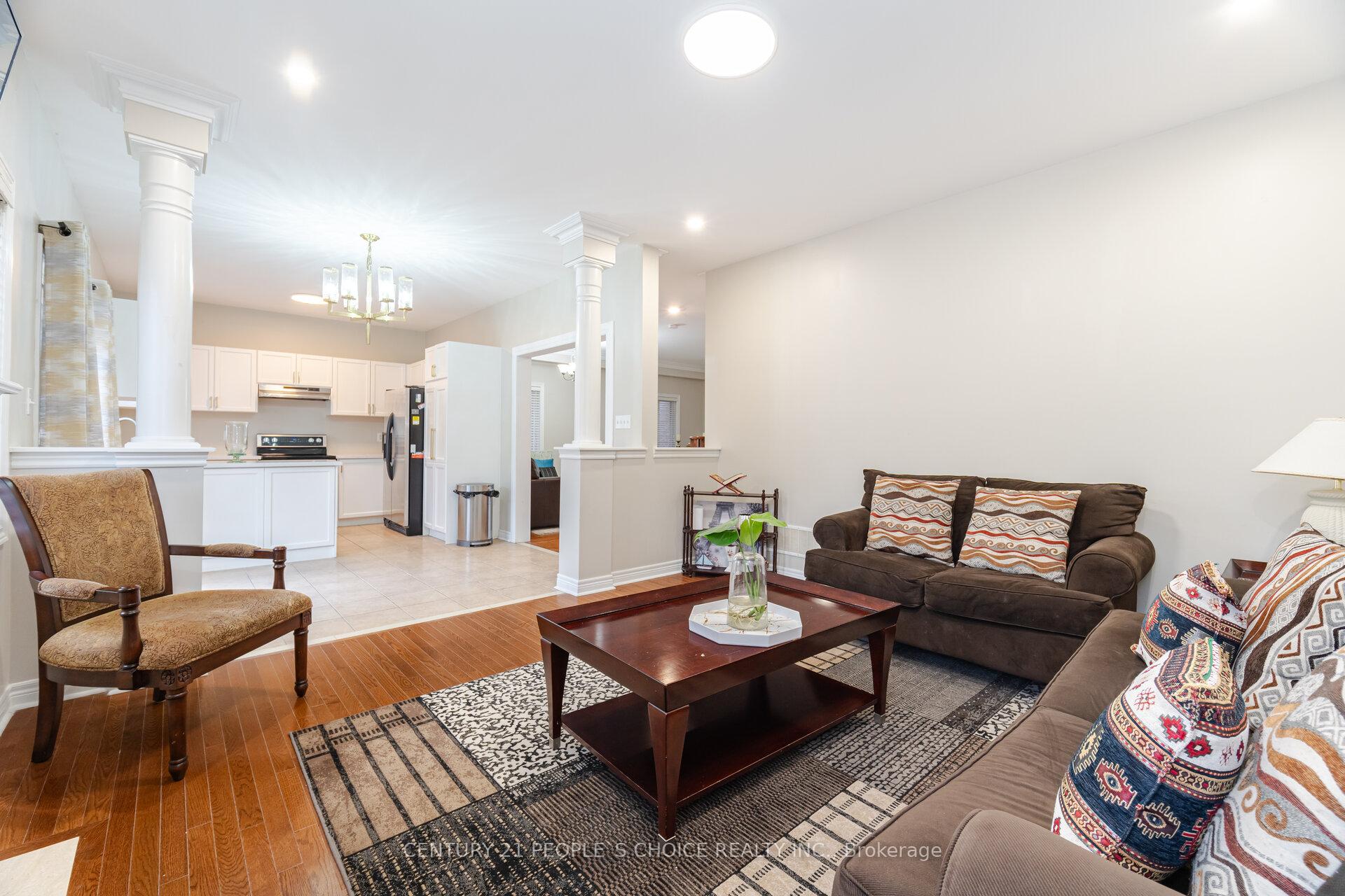 Photo 10 of 19 Frobischer Drive, Brampton, Sandringham-Wellington — HOMEH