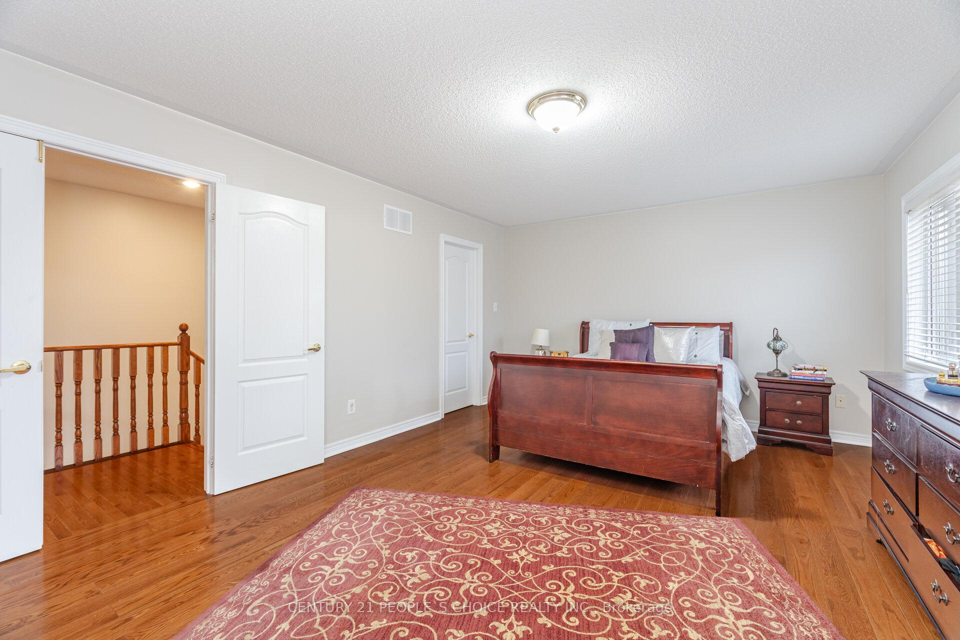 Photo 28 of 19 Frobischer Drive, Brampton, Sandringham-Wellington — HOMEH
