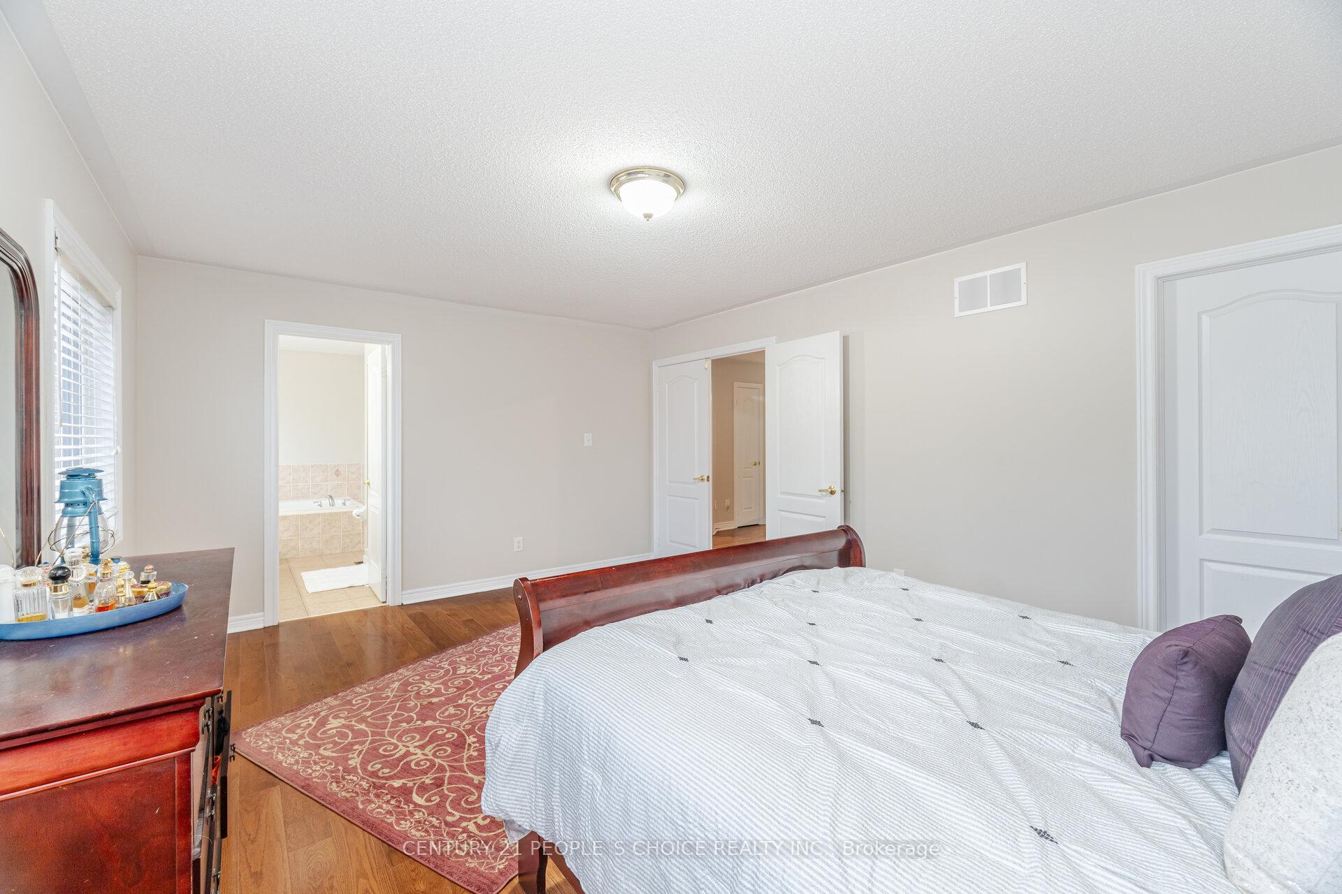 Photo 26 of 19 Frobischer Drive, Brampton, Sandringham-Wellington — HOMEH