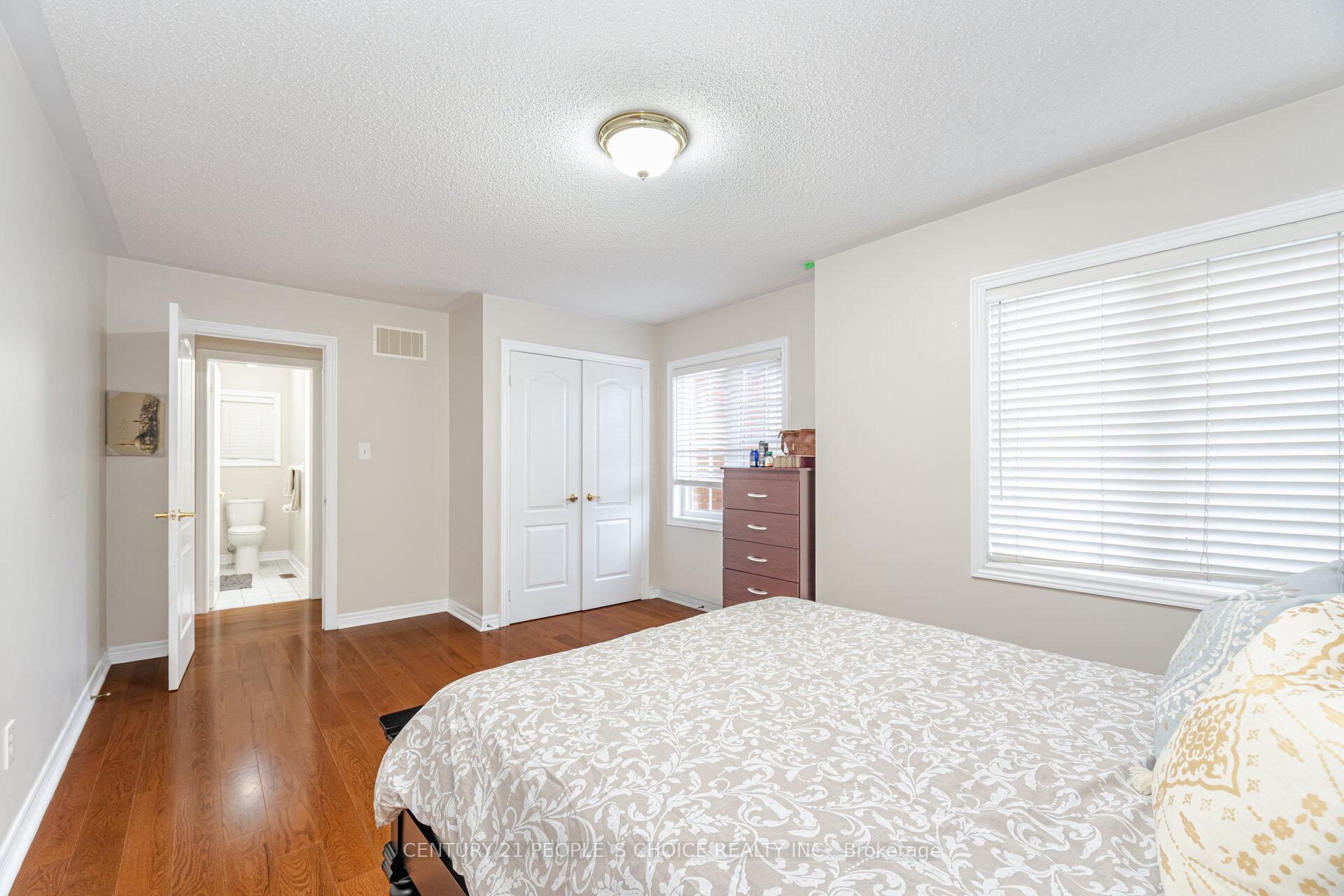 Photo 22 of 19 Frobischer Drive, Brampton, Sandringham-Wellington — HOMEH
