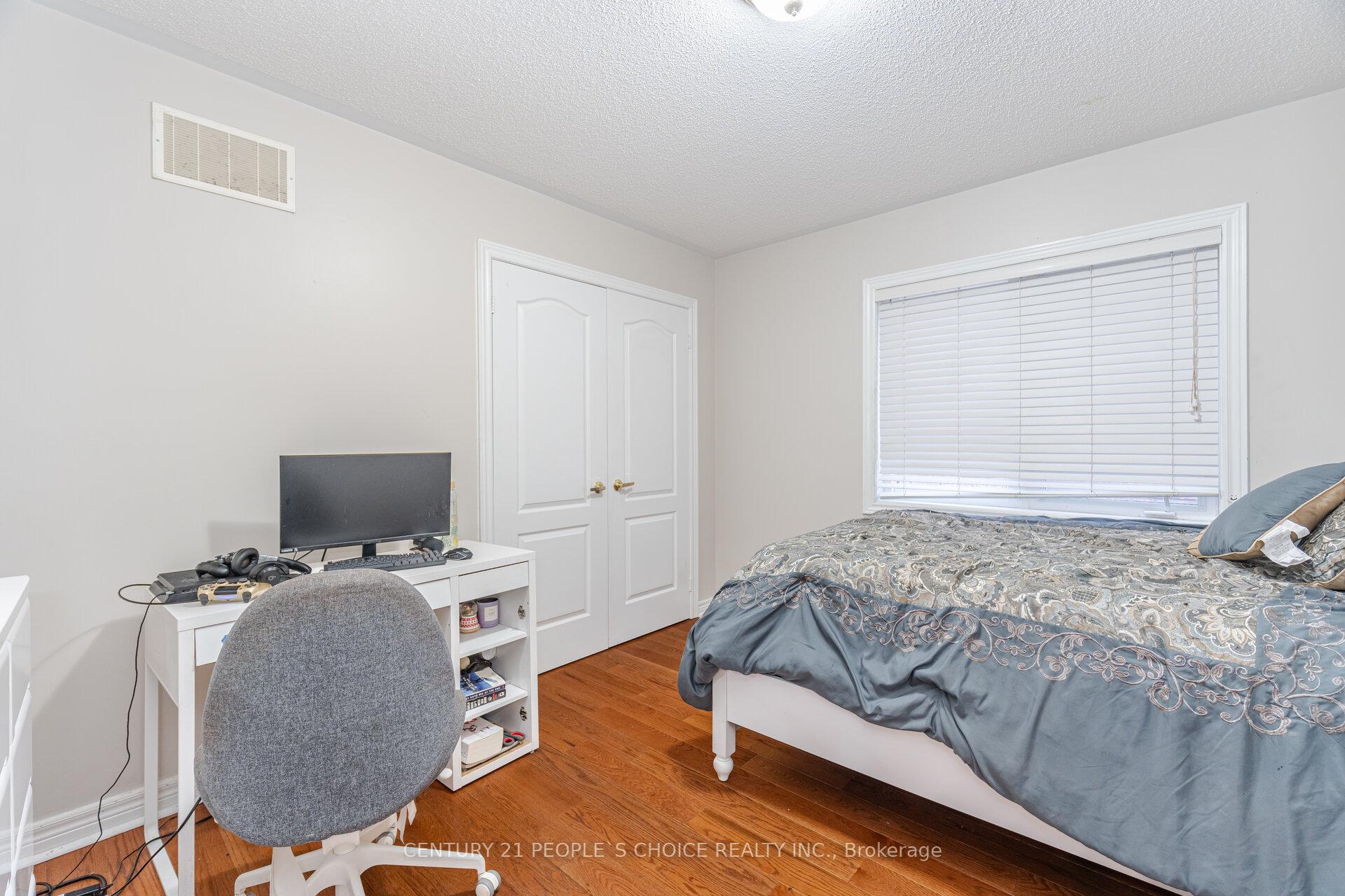 Photo 18 of 19 Frobischer Drive, Brampton, Sandringham-Wellington — HOMEH