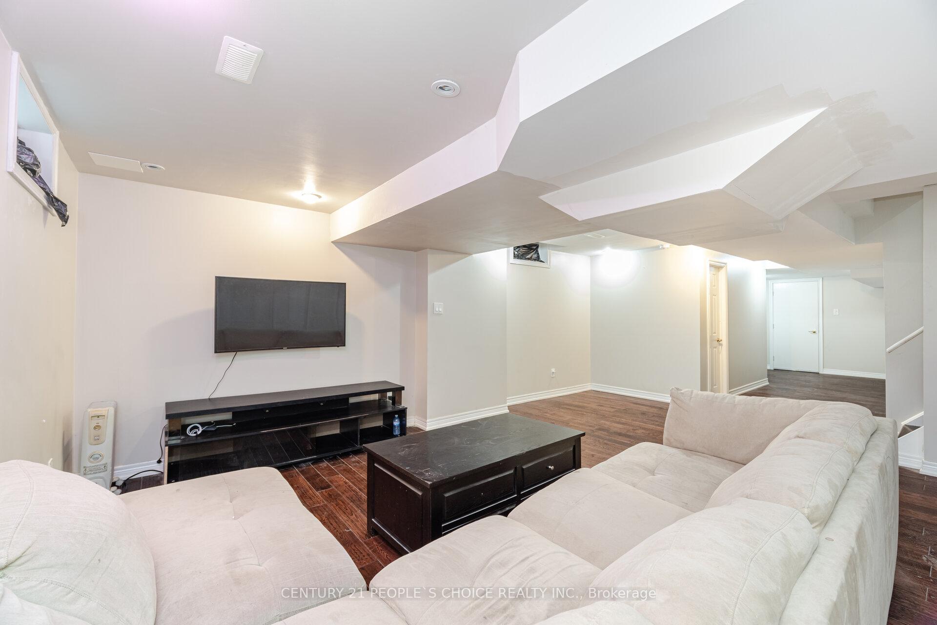 Photo 29 of 19 Frobischer Drive, Brampton, Sandringham-Wellington — HOMEH