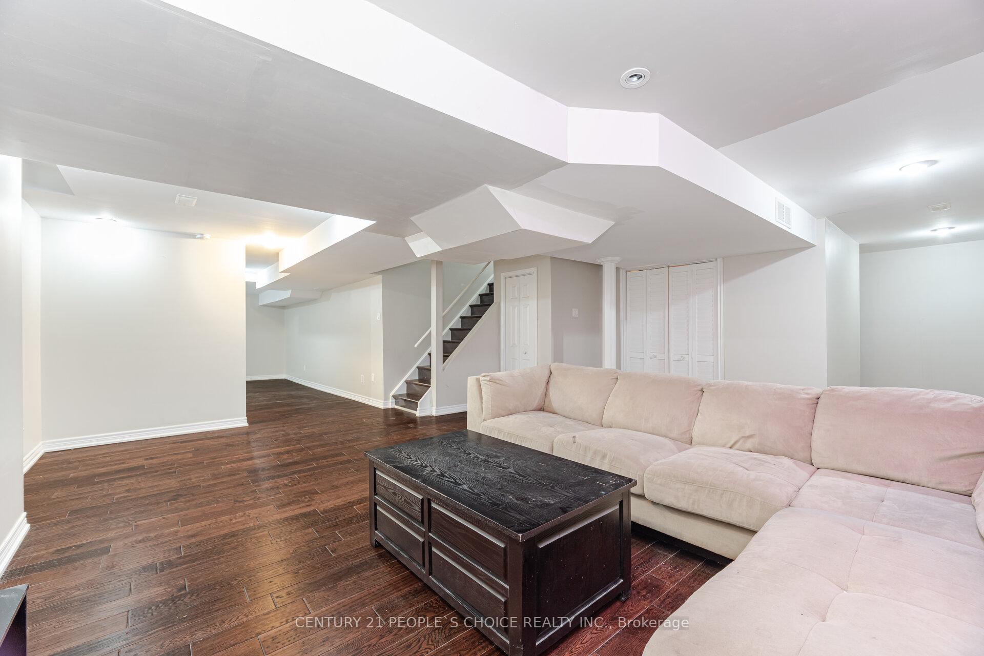 Photo 30 of 19 Frobischer Drive, Brampton, Sandringham-Wellington — HOMEH