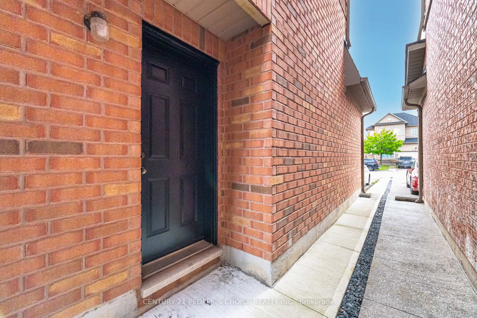 Photo 33 of 19 Frobischer Drive, Brampton, Sandringham-Wellington — HOMEH