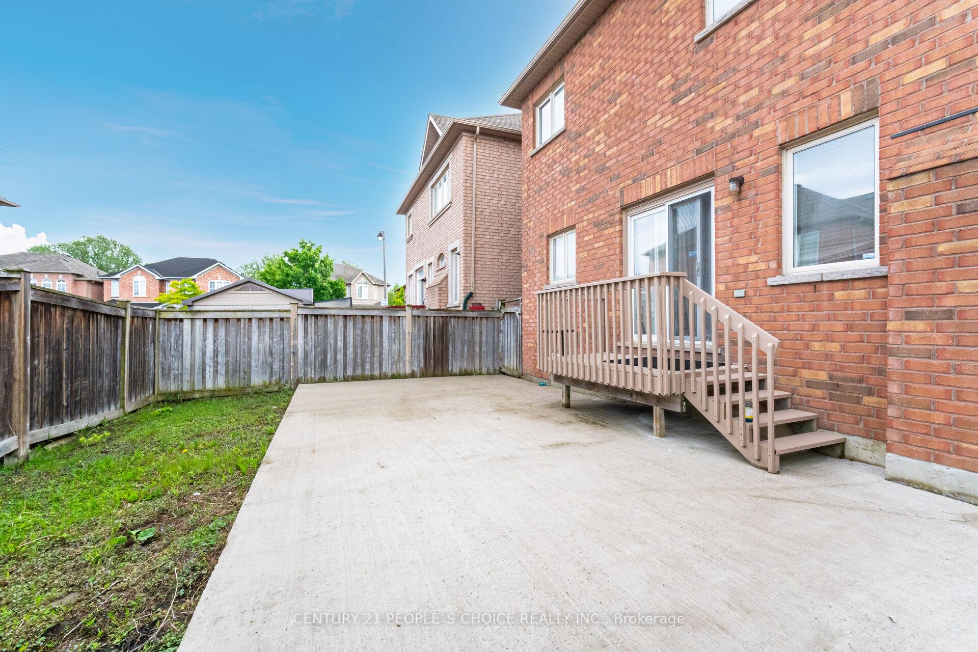 Photo 36 of 19 Frobischer Drive, Brampton, Sandringham-Wellington — HOMEH