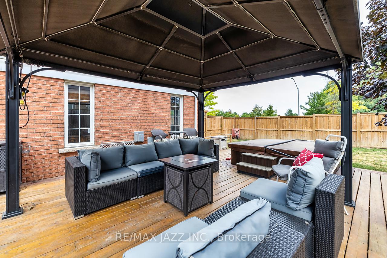 Photo 11 of 2 Nicks Street, Clarington, Bowmanville — HOMEH