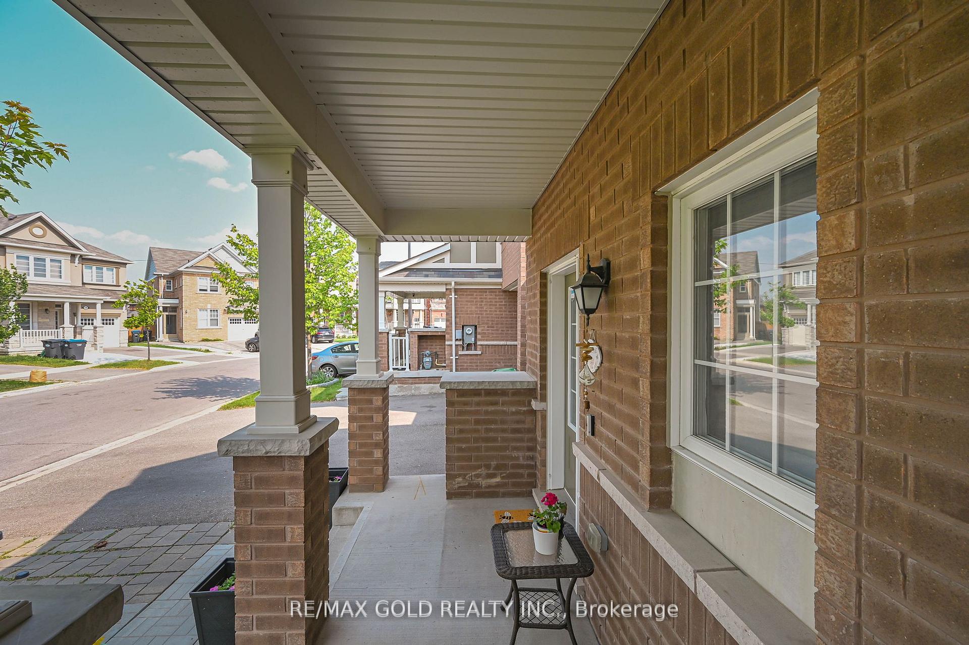 Photo 10 of 67 Rockbrook Trail, Brampton, Northwest Brampton — HOMEH
