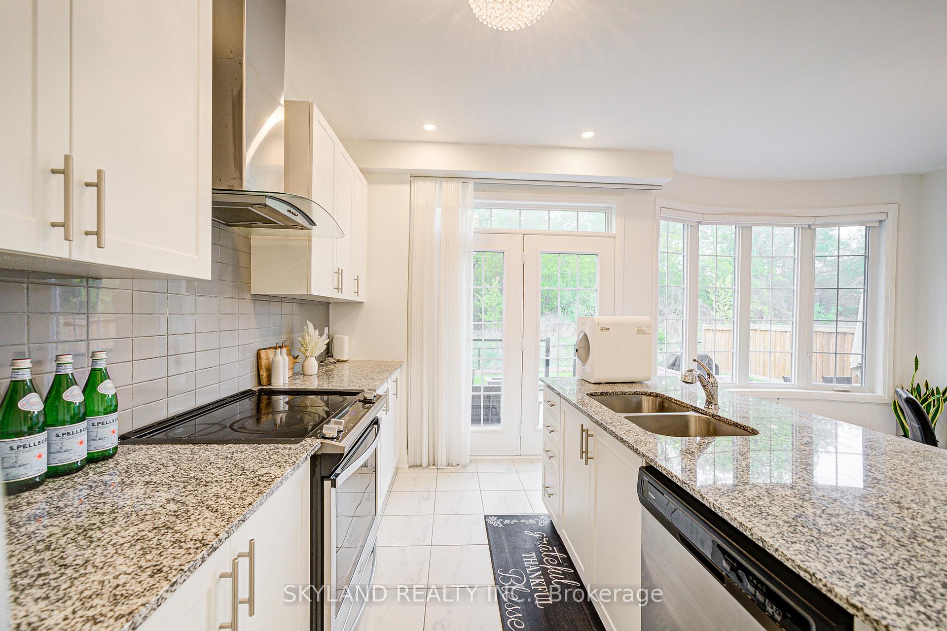 Photo 10 of 46 Beaverdams Drive, Whitby, Rural Whitby — HOMEH