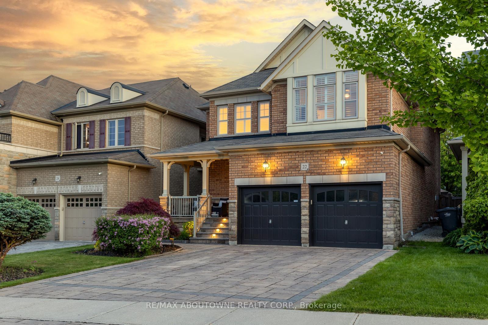Photo 3 of 22 Interlacken Drive, Brampton, Credit Valley — HOMEH