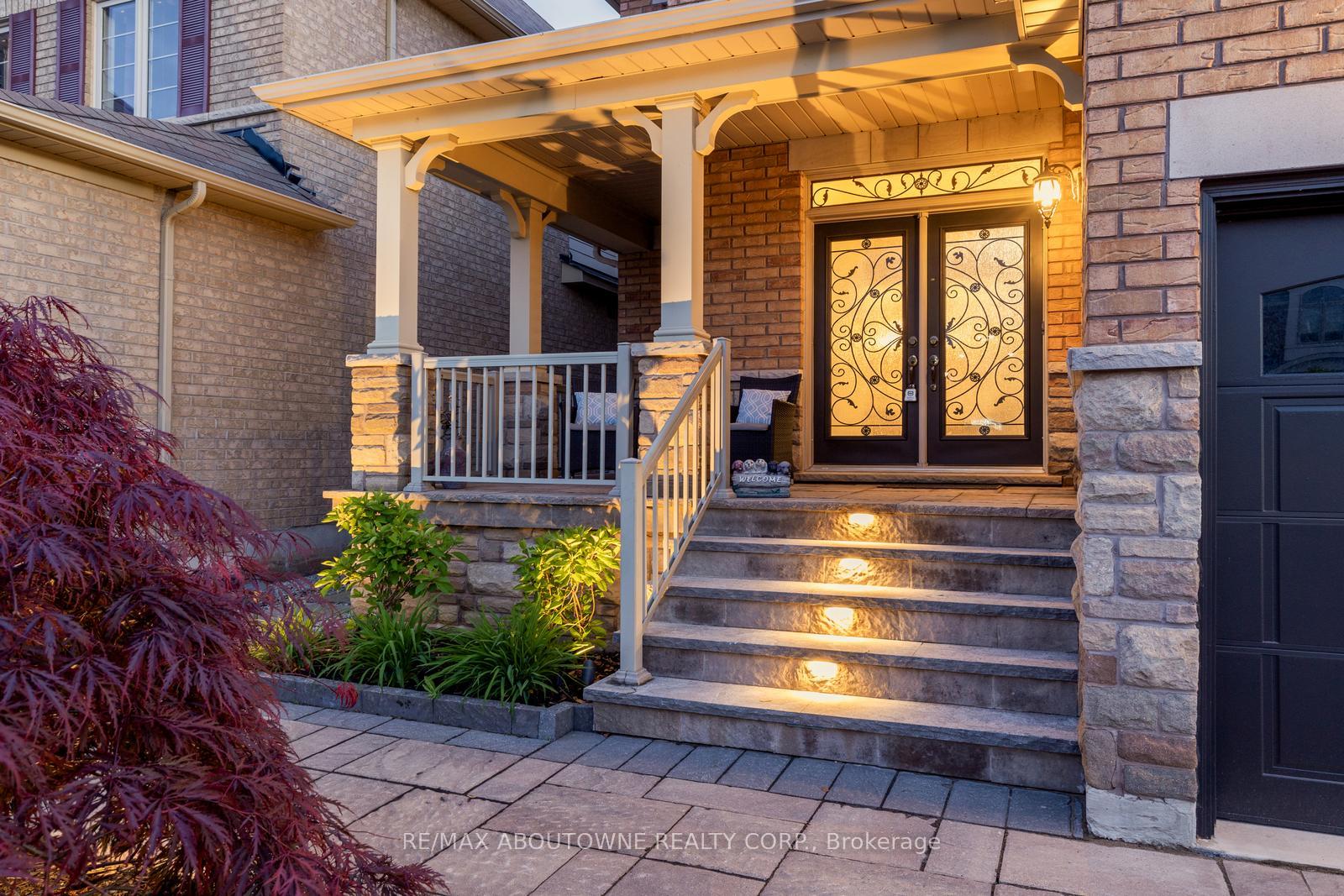 Photo 5 of 22 Interlacken Drive, Brampton, Credit Valley — HOMEH