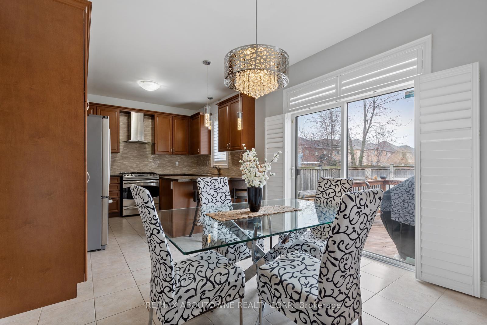 Photo 13 of 22 Interlacken Drive, Brampton, Credit Valley — HOMEH