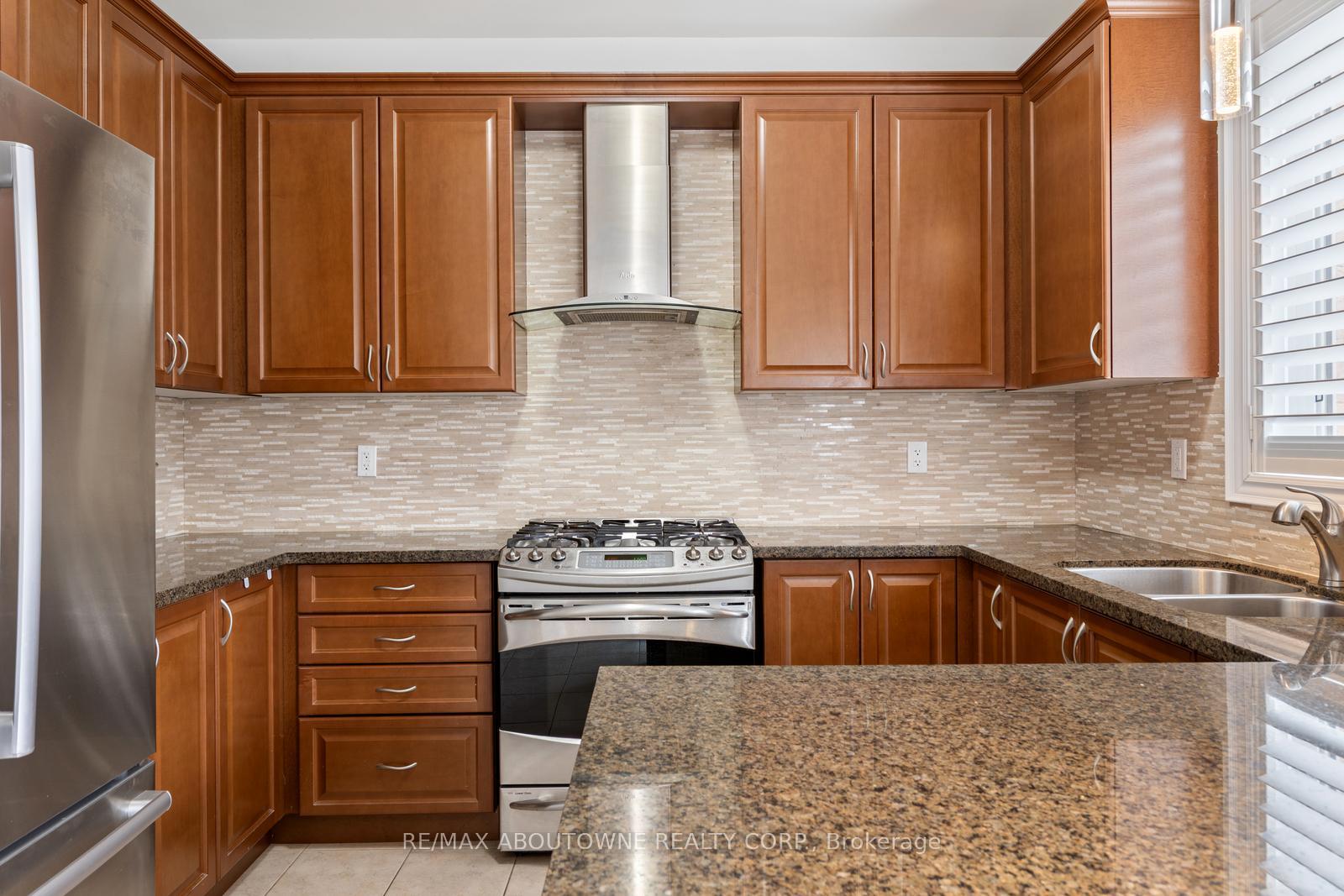 Photo 15 of 22 Interlacken Drive, Brampton, Credit Valley — HOMEH