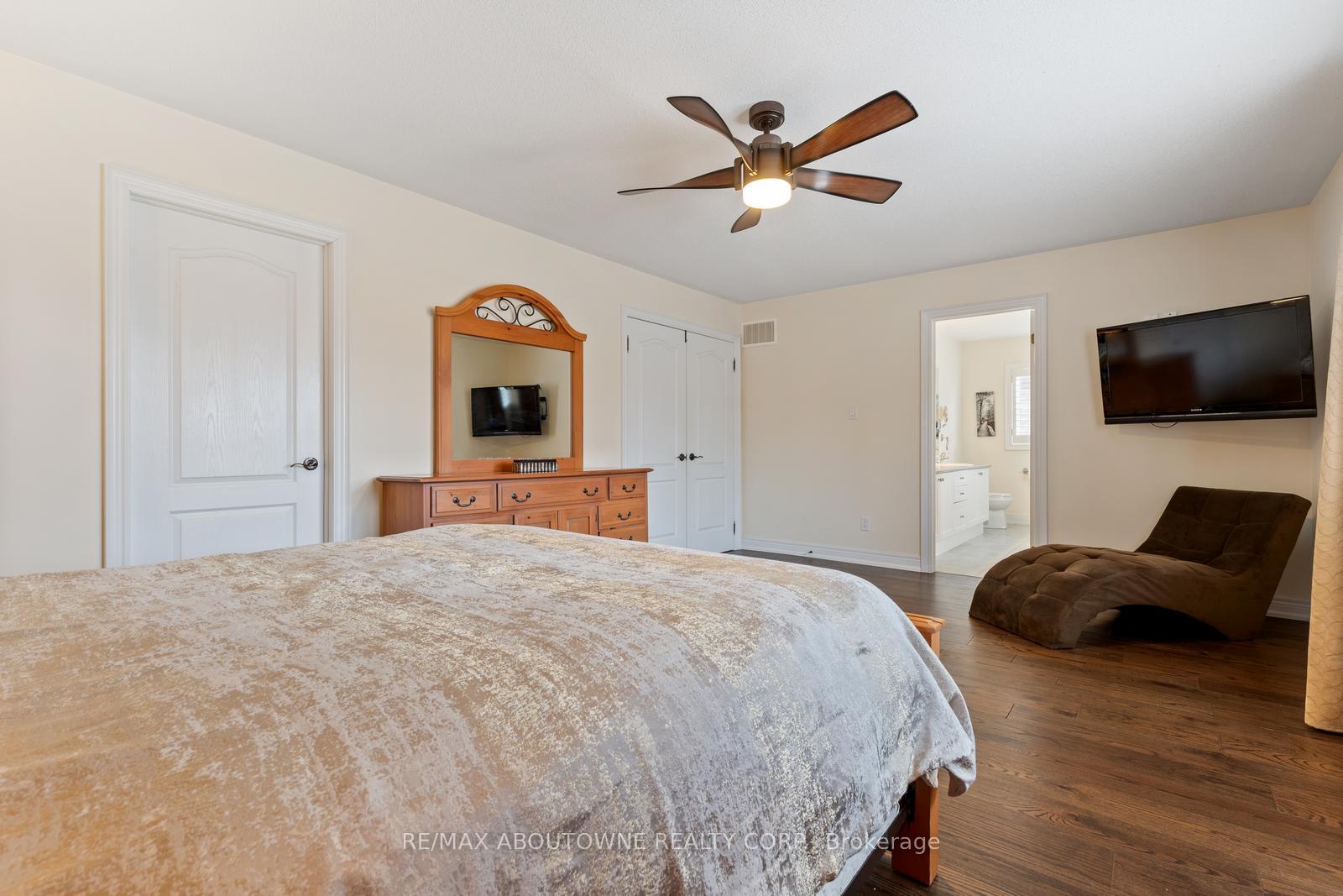 Photo 12 of 22 Interlacken Drive, Brampton, Credit Valley — HOMEH