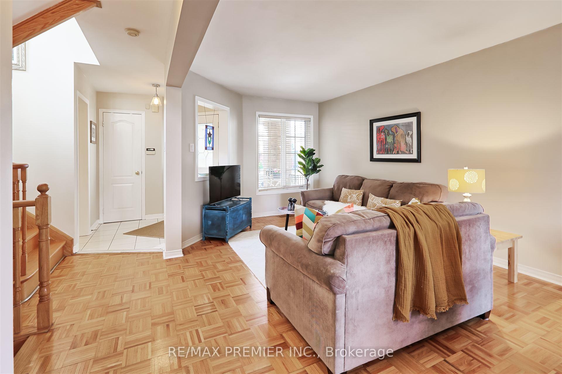 Photo 10 of 48 Muirside Road, Vaughan, Maple — HOMEH