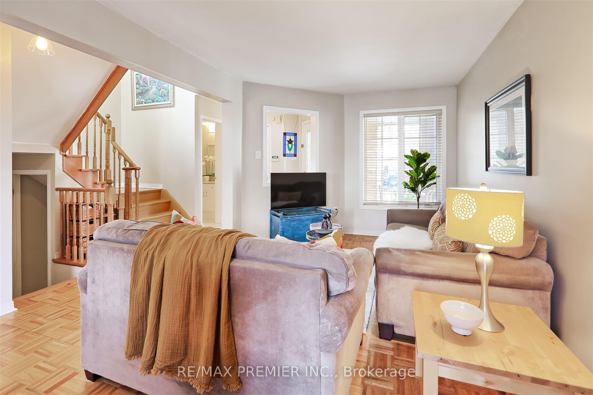 Photo 15 of 48 Muirside Road, Vaughan, Maple — HOMEH