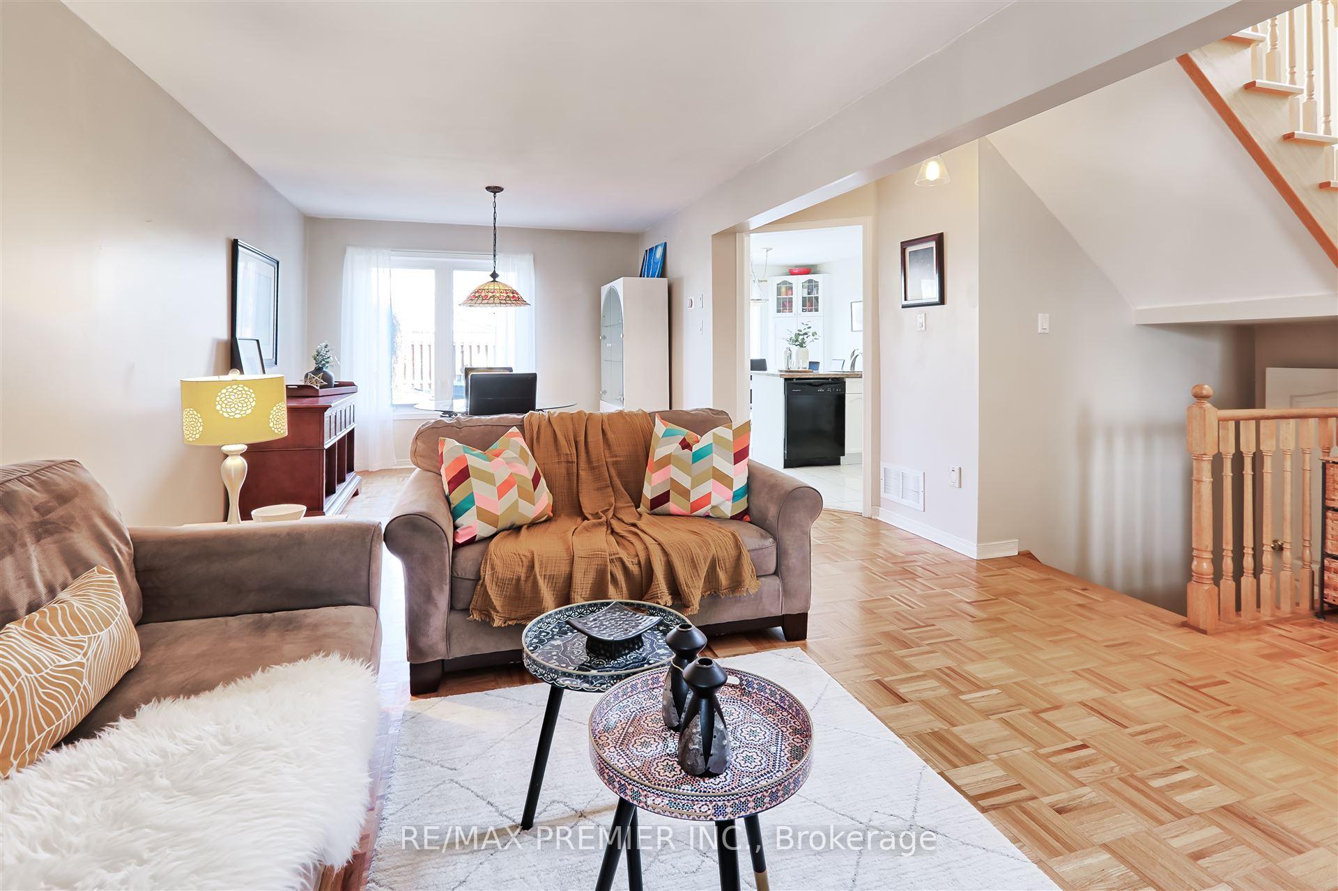Photo 14 of 48 Muirside Road, Vaughan, Maple — HOMEH