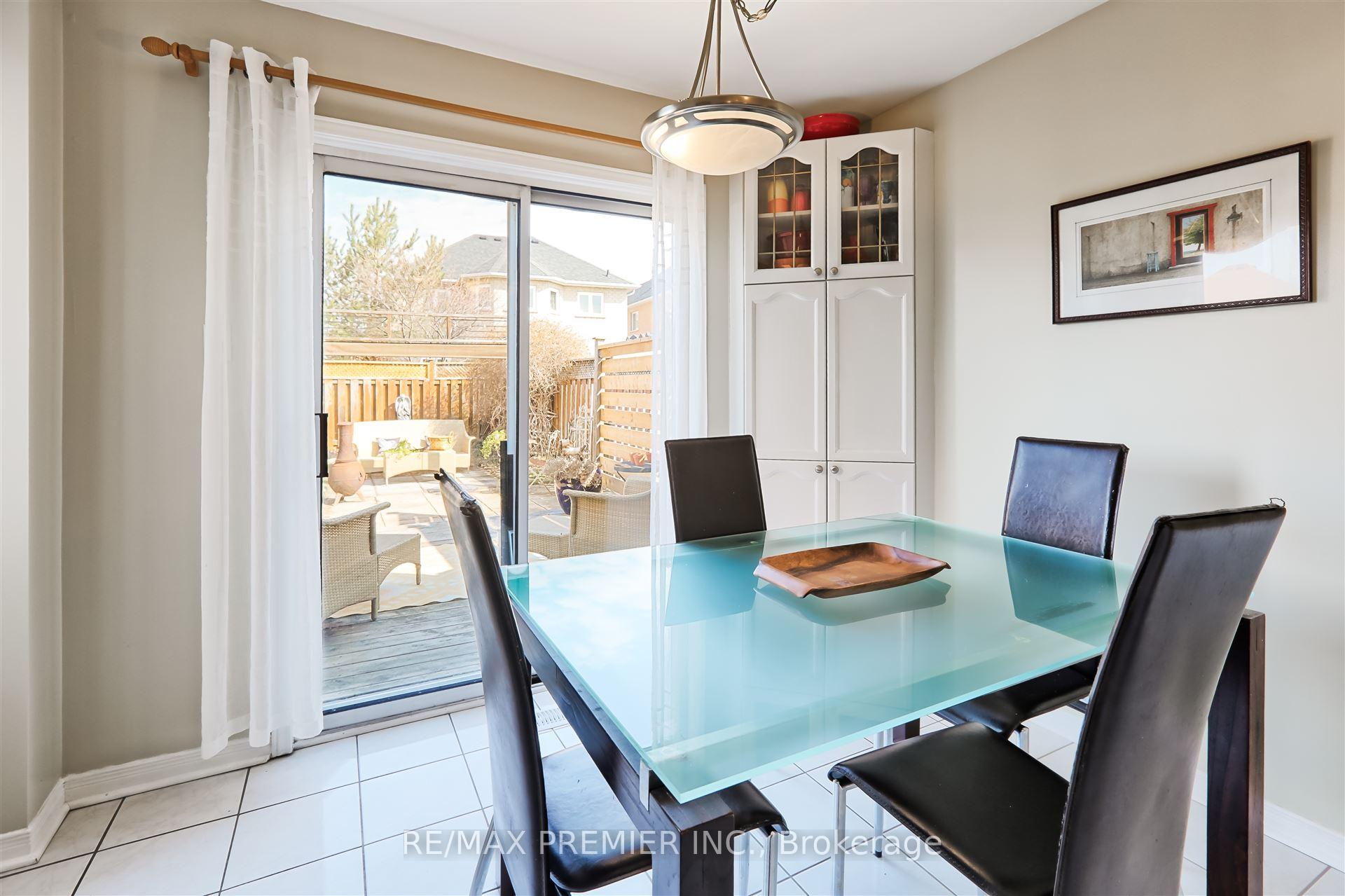 Photo 16 of 48 Muirside Road, Vaughan, Maple — HOMEH