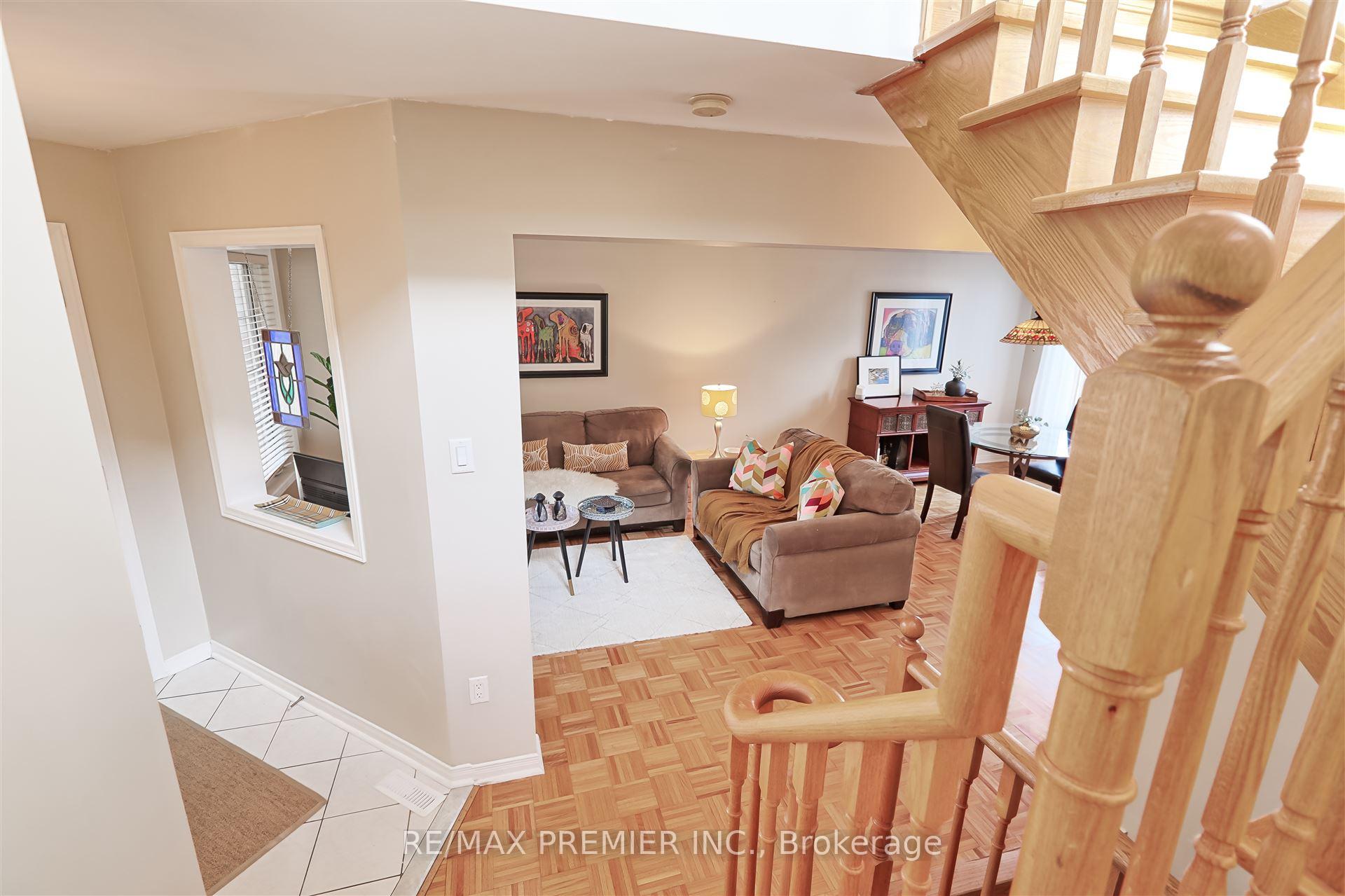 Photo 21 of 48 Muirside Road, Vaughan, Maple — HOMEH