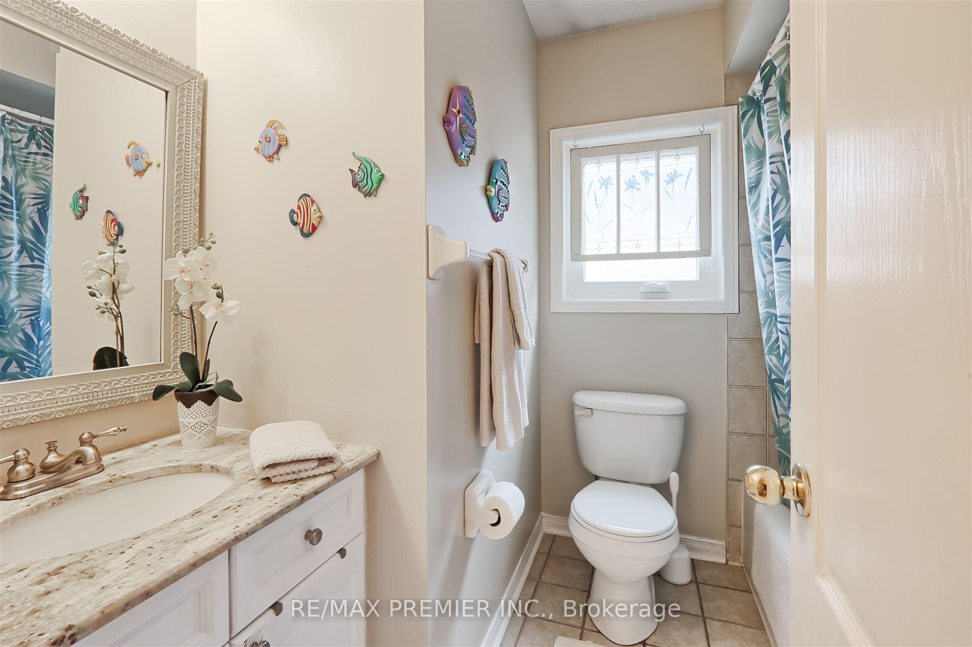 Photo 32 of 48 Muirside Road, Vaughan, Maple — HOMEH
