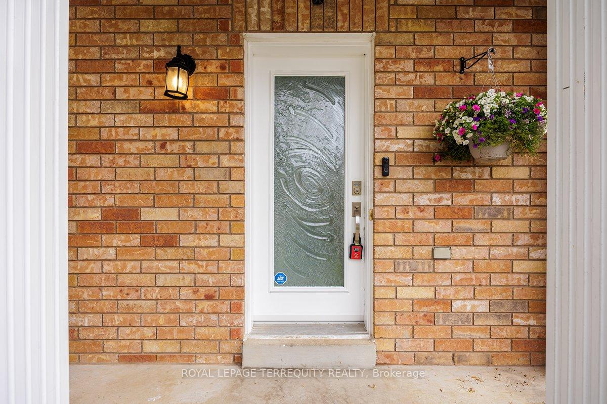 Photo 4 of 113 Sewells Lane, Brampton, Fletcher's Meadow — HOMEH