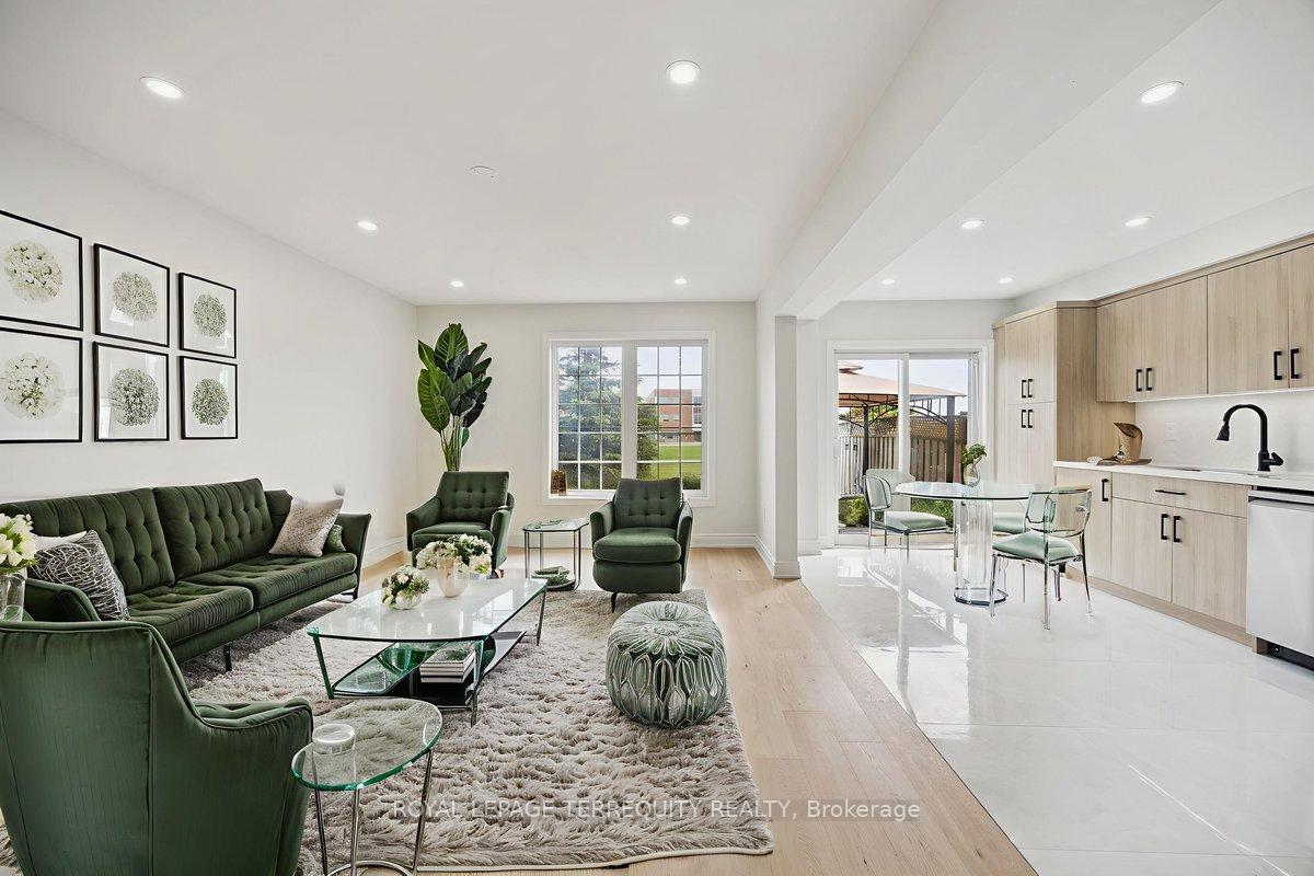 Photo 12 of 113 Sewells Lane, Brampton, Fletcher's Meadow — HOMEH