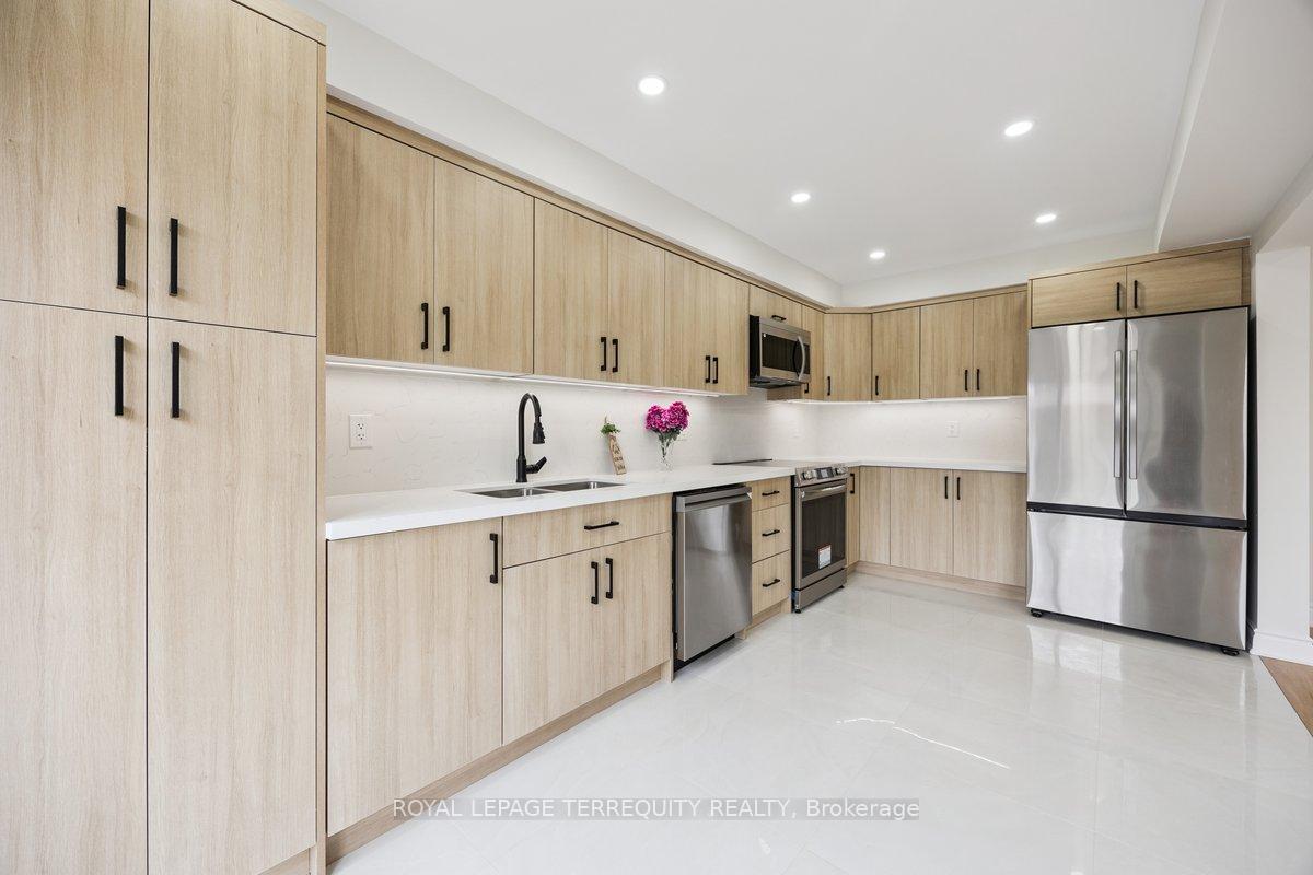 Photo 13 of 113 Sewells Lane, Brampton, Fletcher's Meadow — HOMEH
