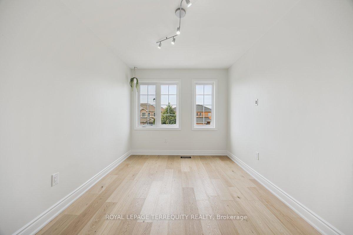 Photo 18 of 113 Sewells Lane, Brampton, Fletcher's Meadow — HOMEH