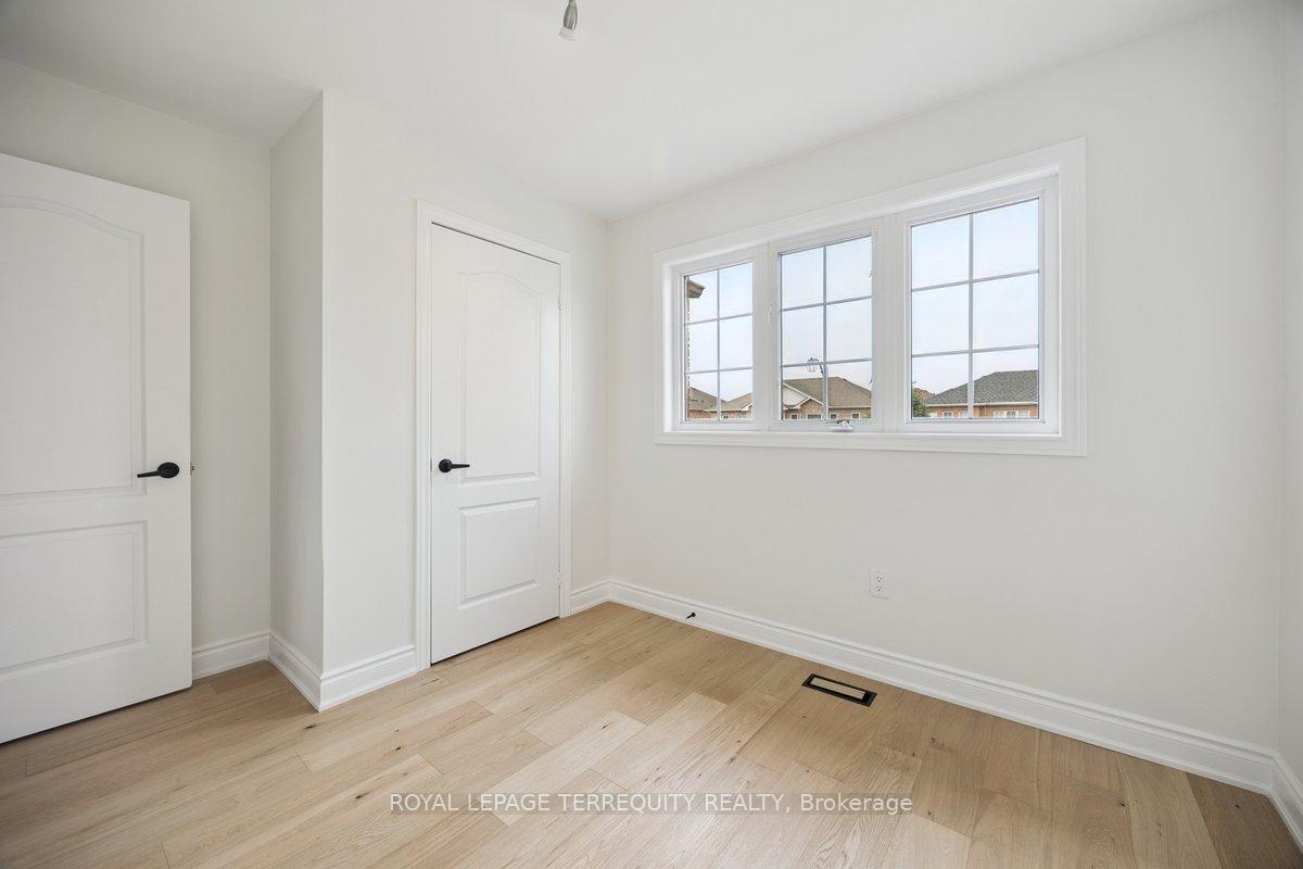 Photo 25 of 113 Sewells Lane, Brampton, Fletcher's Meadow — HOMEH