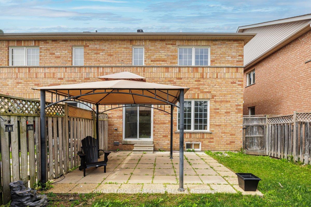 Photo 34 of 113 Sewells Lane, Brampton, Fletcher's Meadow — HOMEH