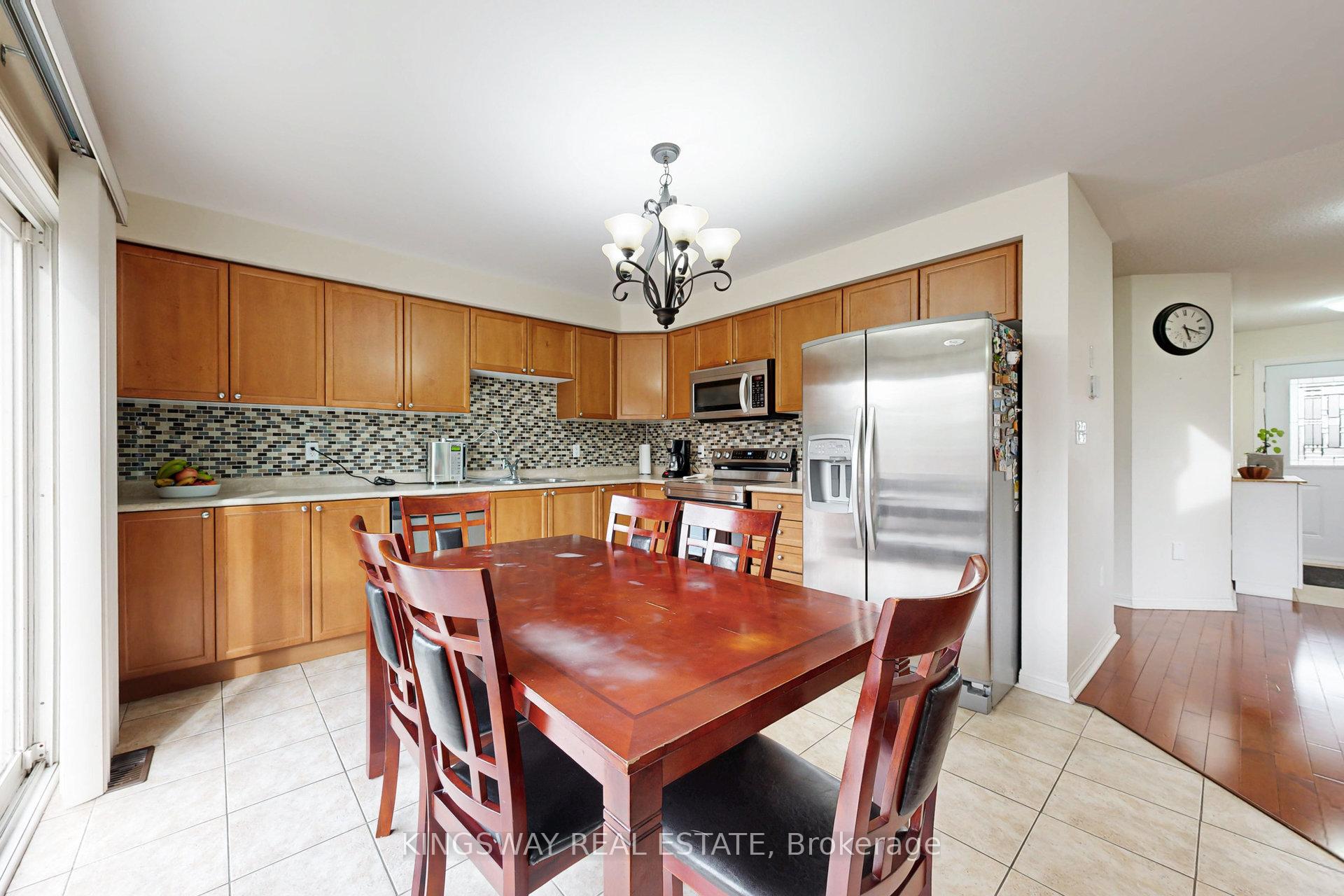 Photo 7 of 142 Valleyway Drive, Brampton, Credit Valley — HOMEH