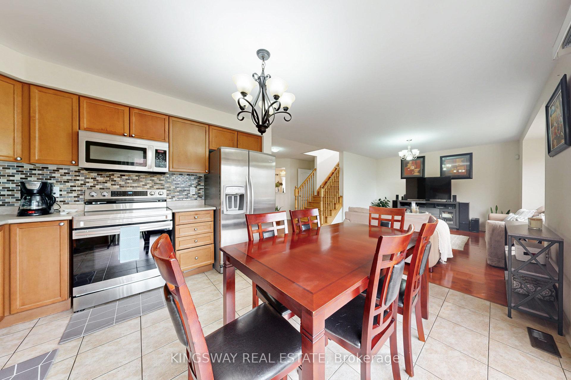 Photo 10 of 142 Valleyway Drive, Brampton, Credit Valley — HOMEH