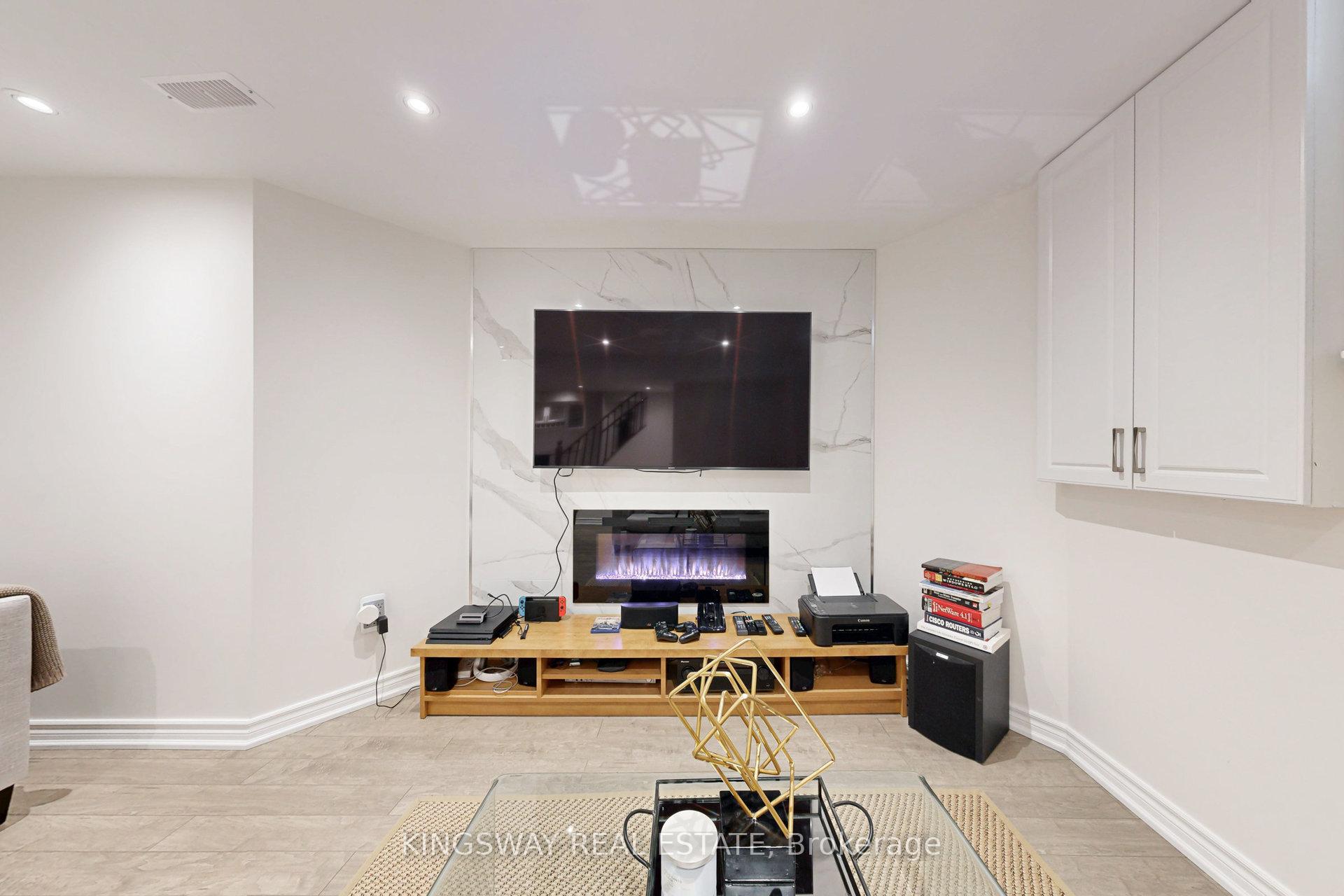 Photo 14 of 142 Valleyway Drive, Brampton, Credit Valley — HOMEH